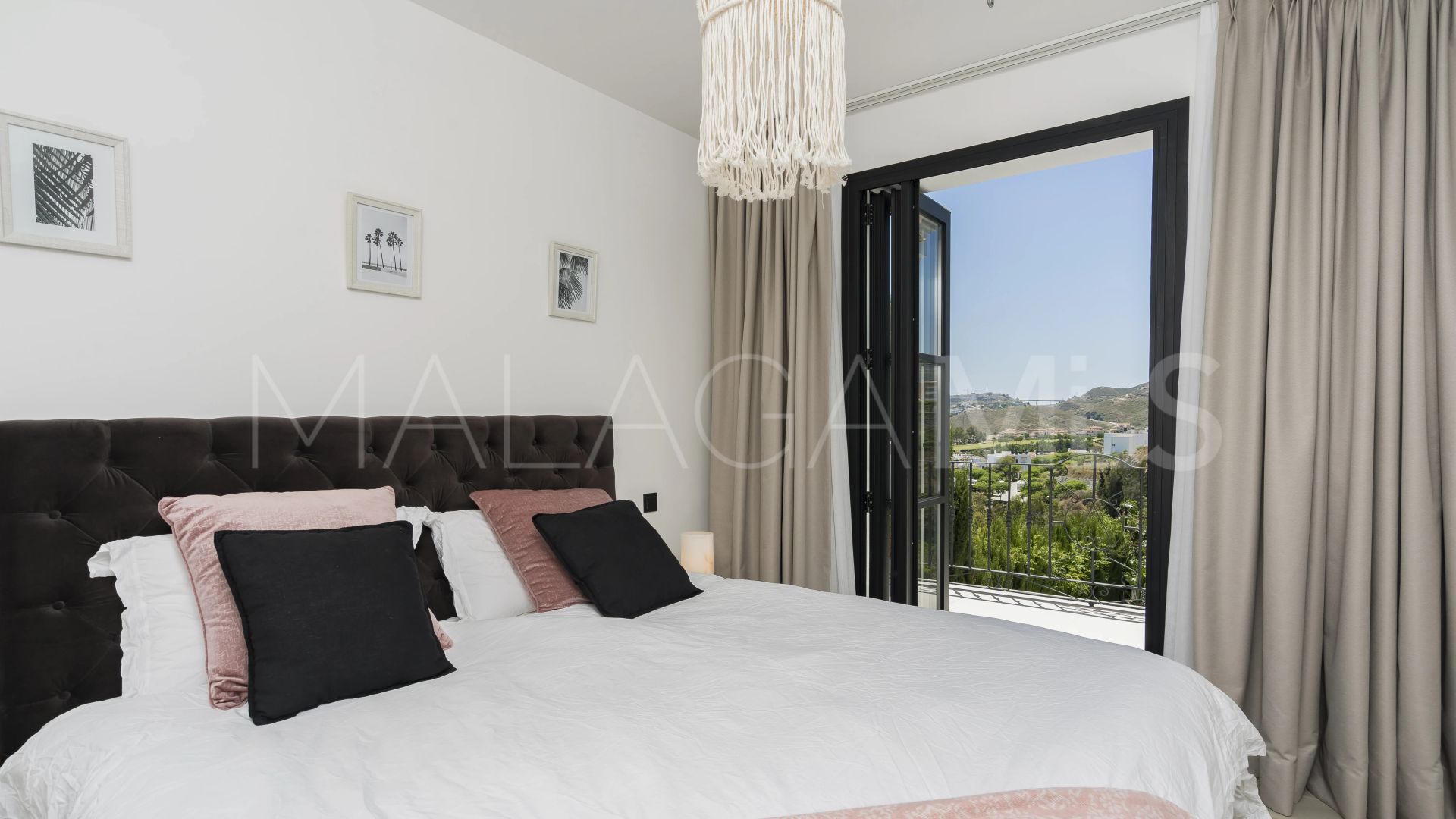 Villa for sale in Puerto del Capitan
