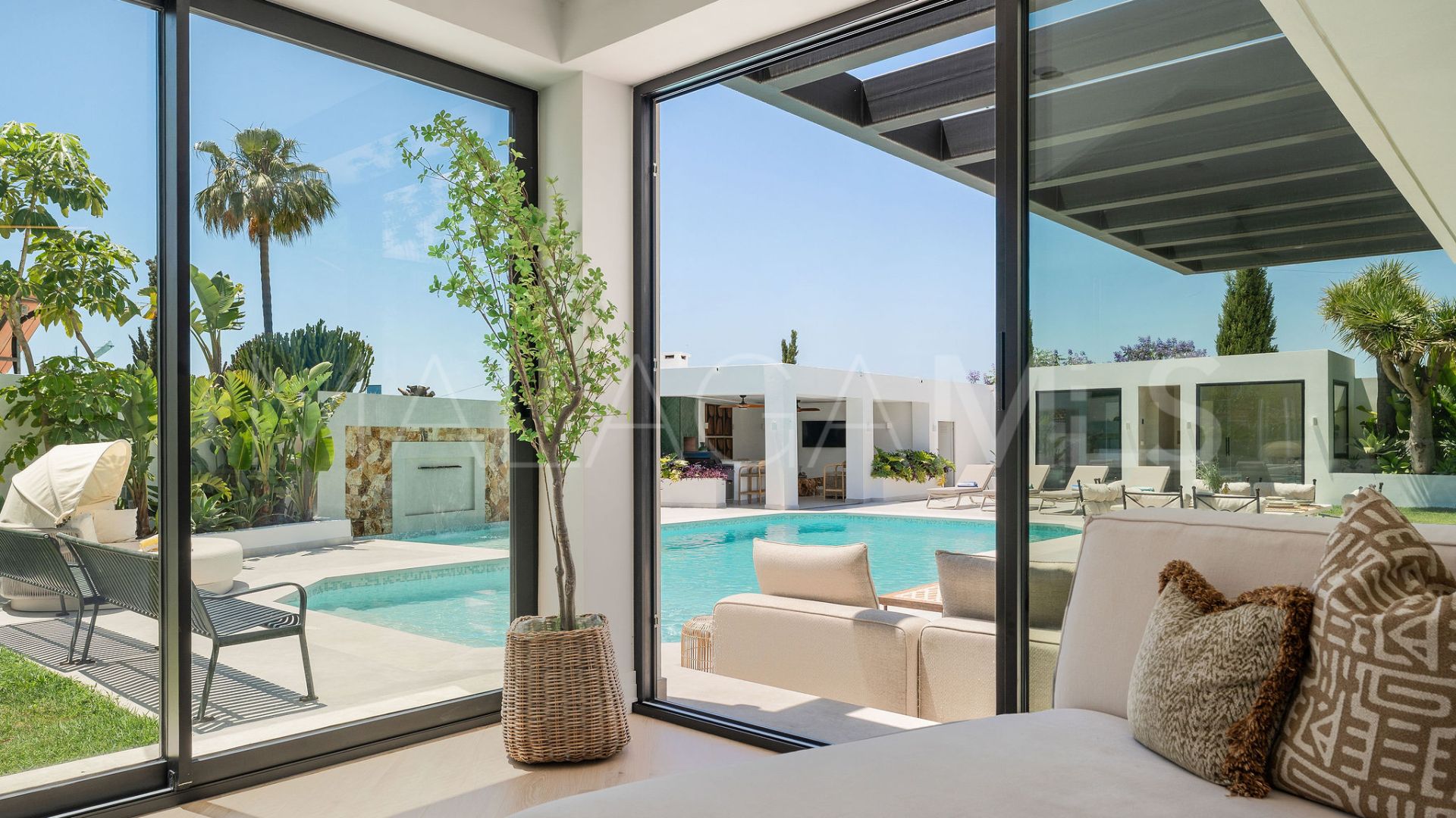 Villa for sale in Bel Air
