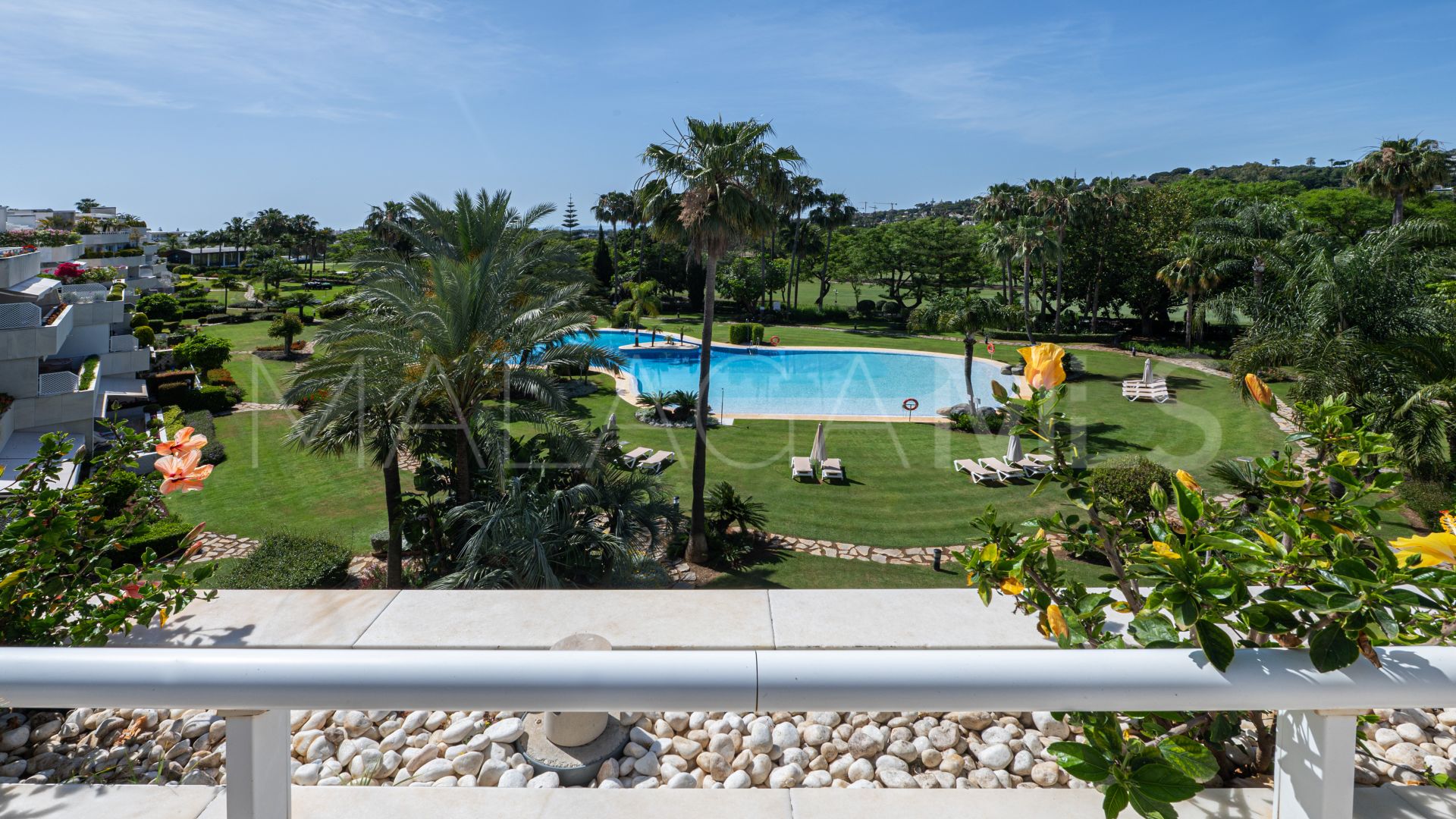 Zweistöckiges penthouse for sale in Los Granados Golf