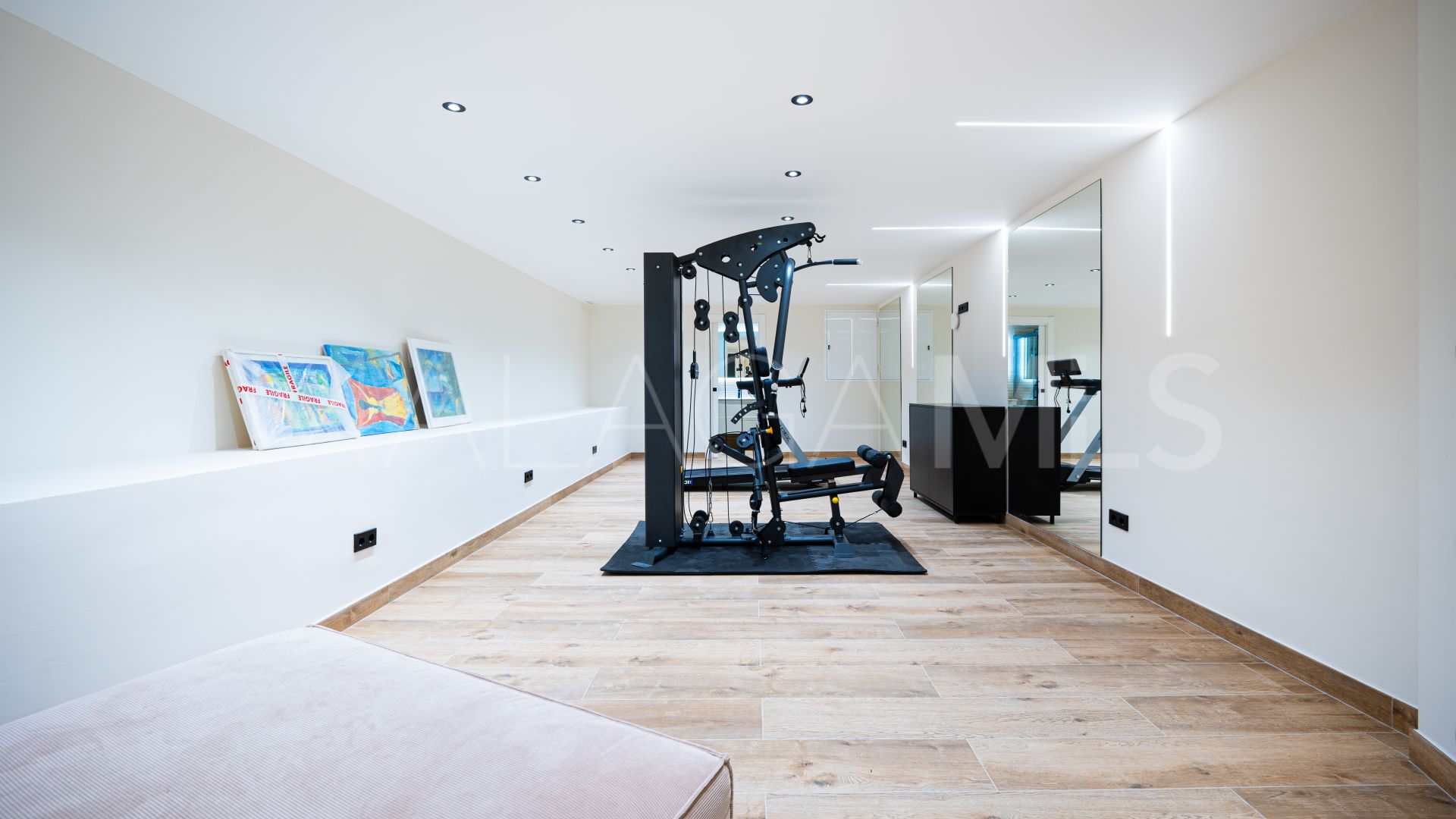 Villa for sale in Nagüeles