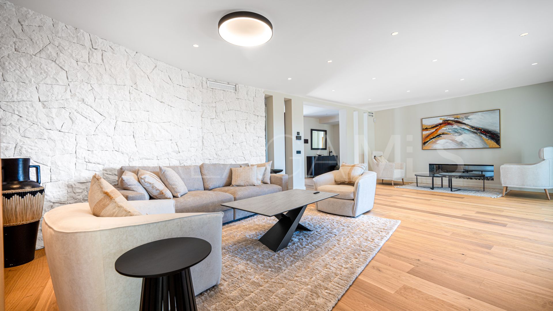 Villa for sale in Nagüeles