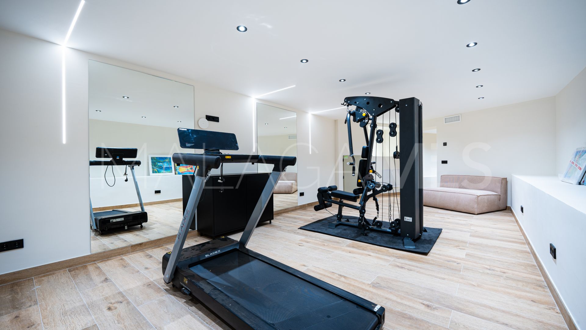 Villa for sale in Nagüeles