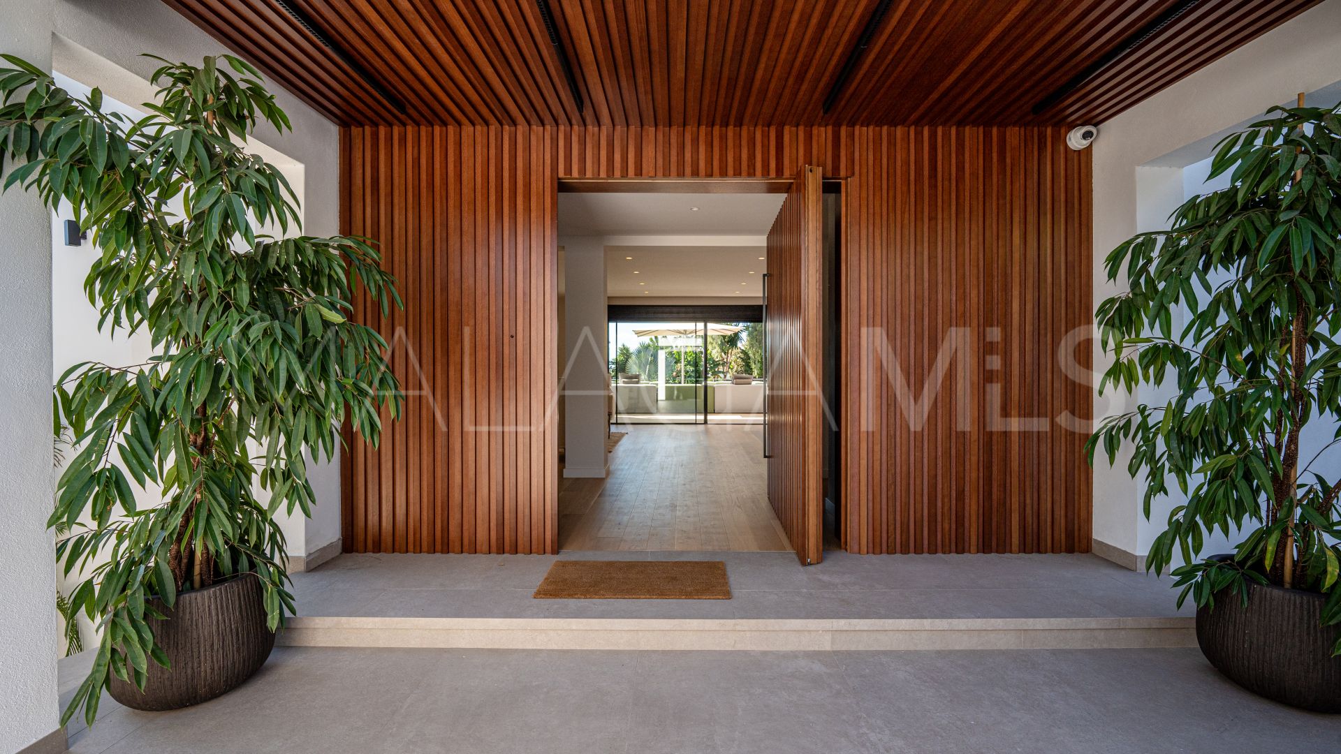 Villa for sale in Nagüeles