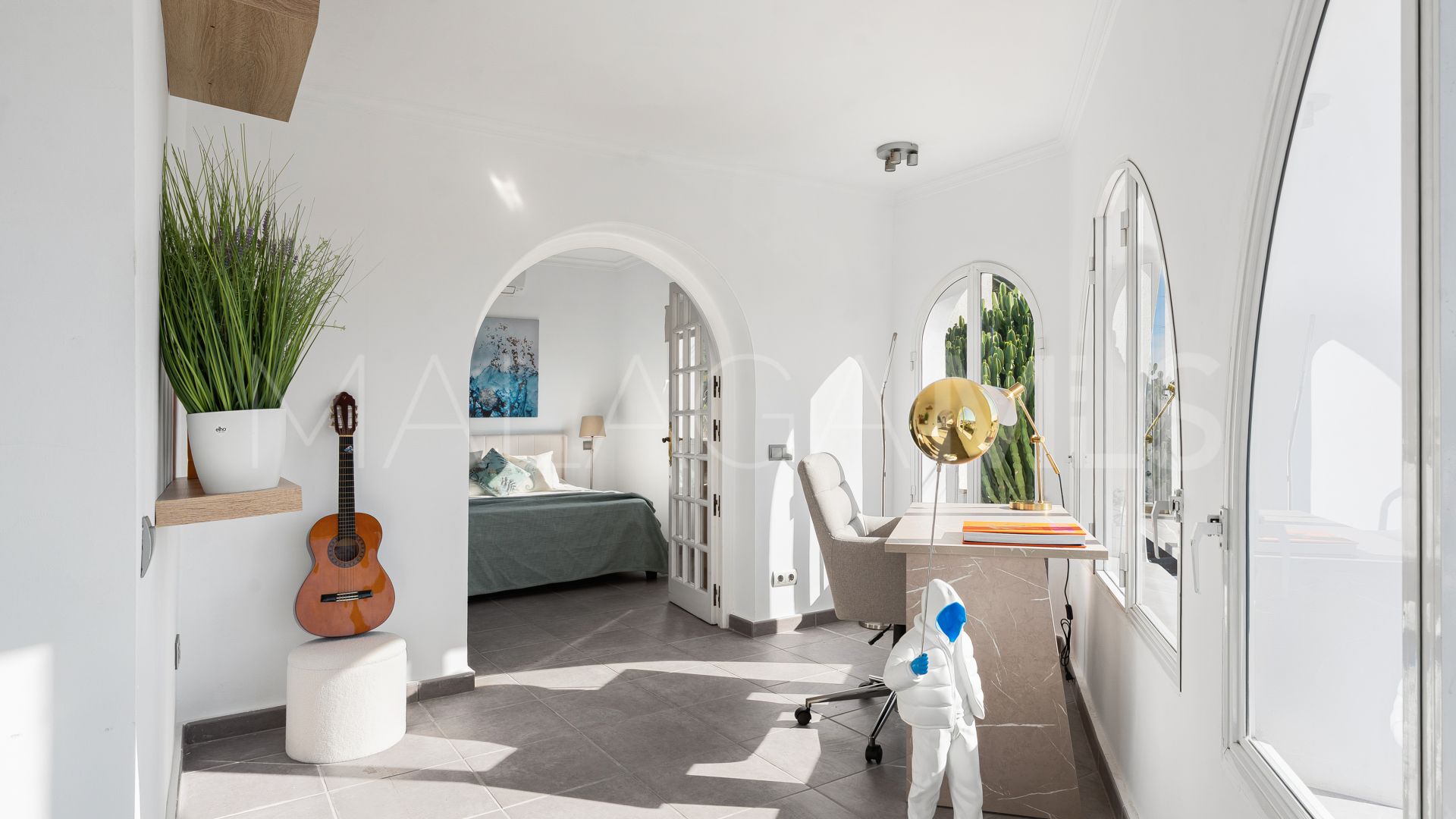 Semi detached villa in Nueva Andalucia for sale