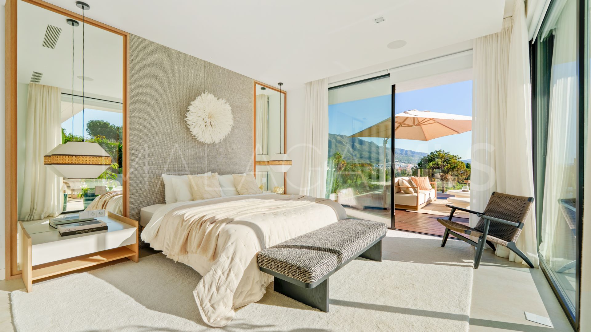 Villa for sale in Nueva Andalucia with 5 bedrooms