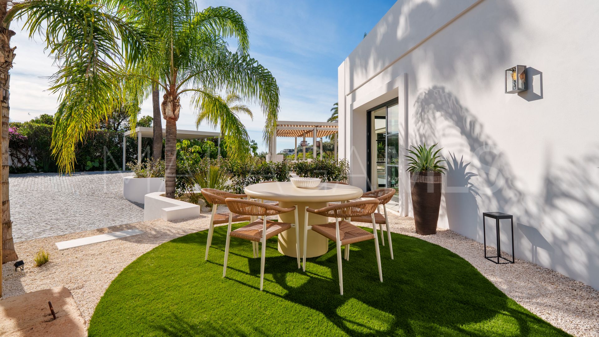 Villa for sale in El Herrojo