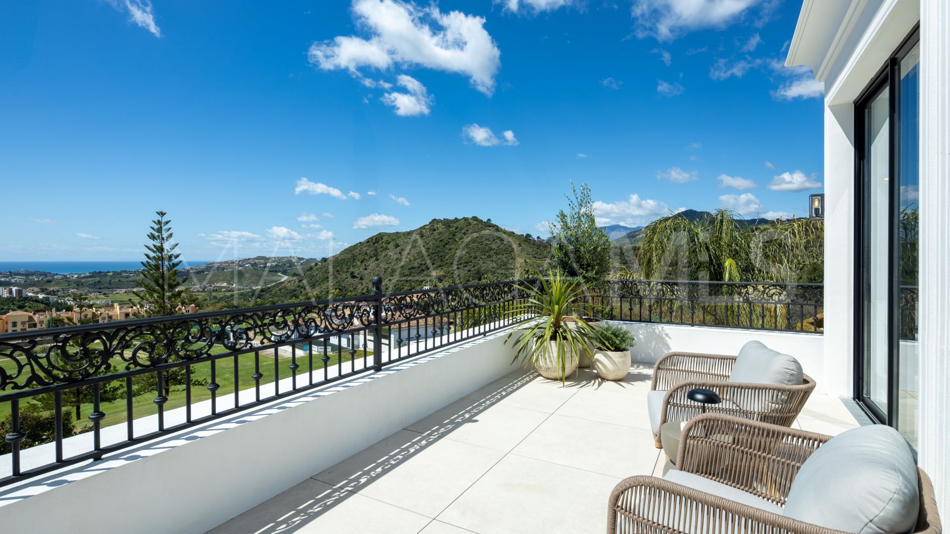 Villa for sale in Los Arqueros