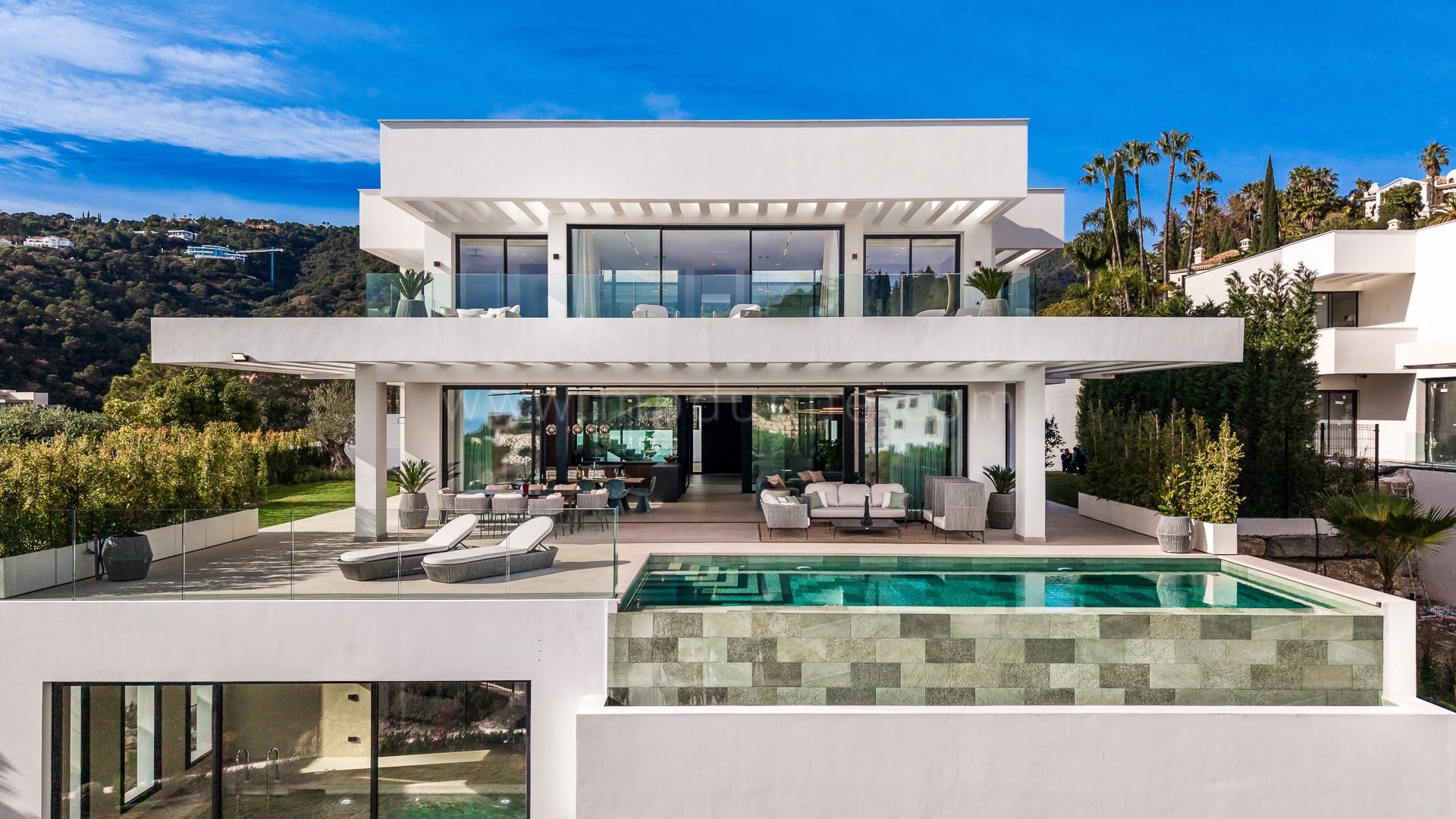 Villa Alfa: Luxusvilla mit Panoramameerblick in El Madroñal, Benahavis