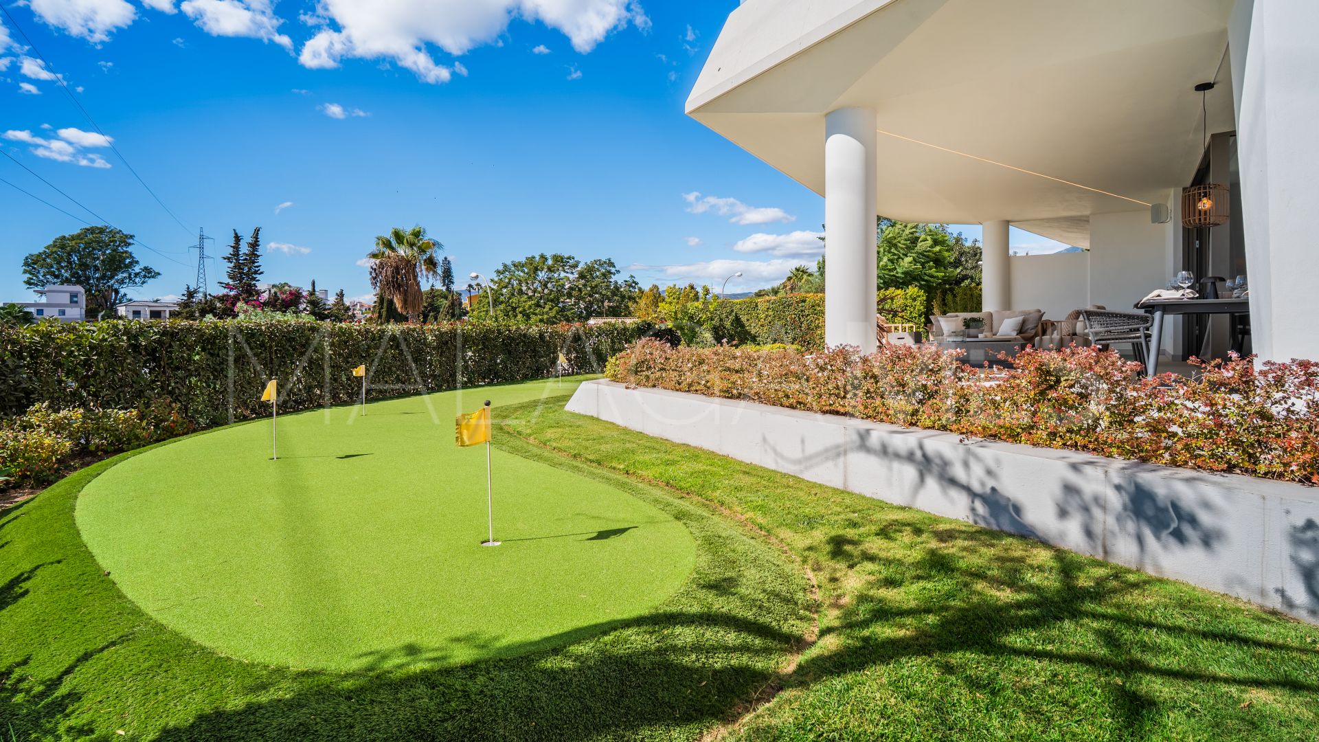 Parvilla for sale in Nueva Andalucia