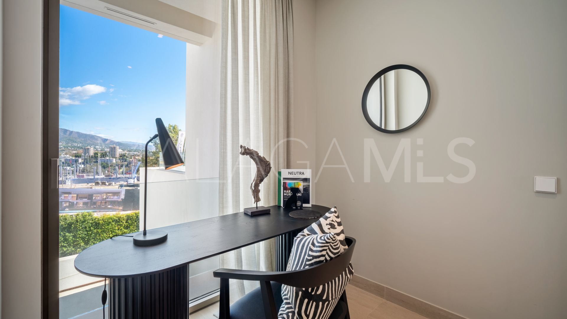 Parvilla for sale in Nueva Andalucia