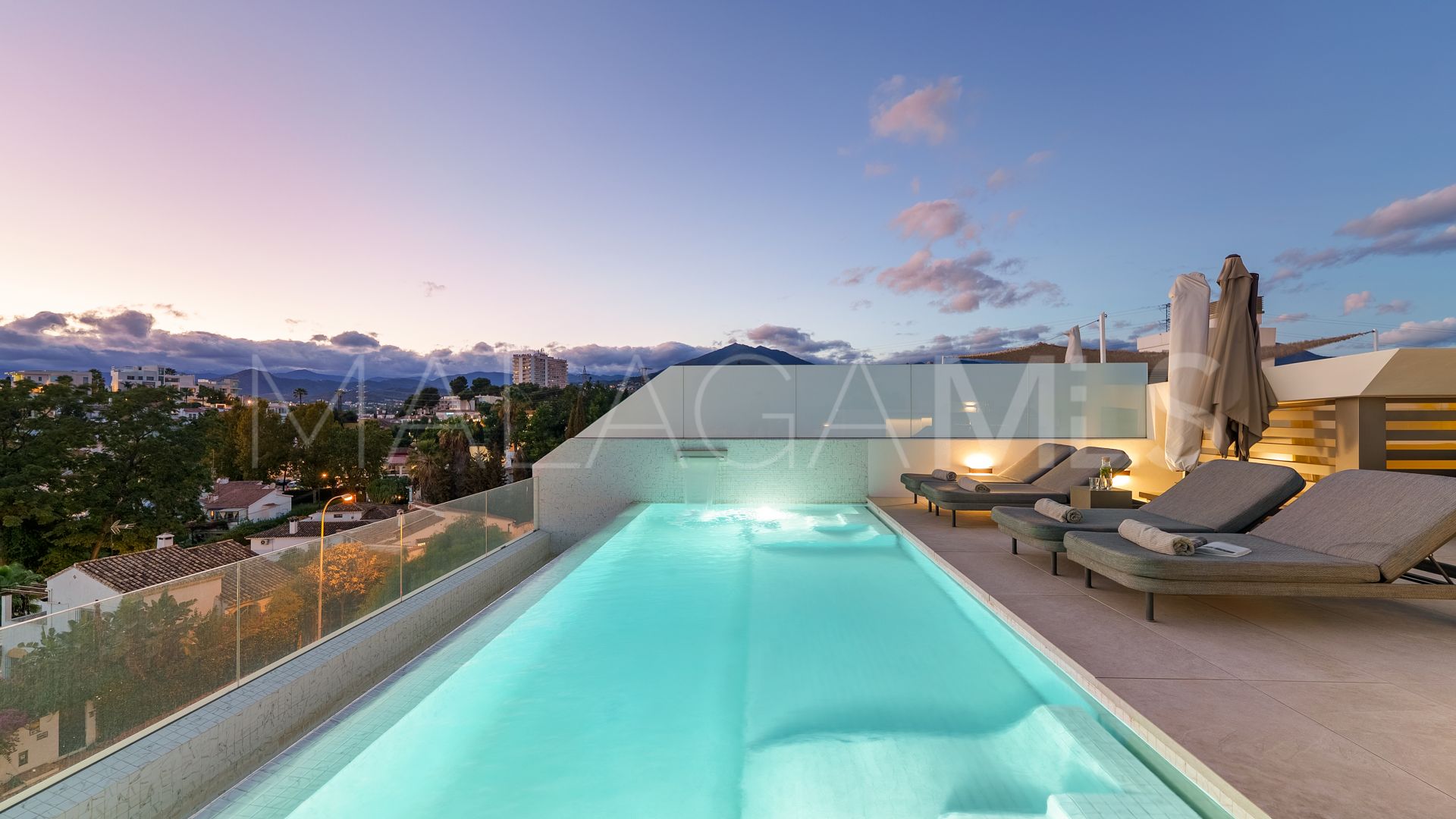 Parvilla for sale in Nueva Andalucia