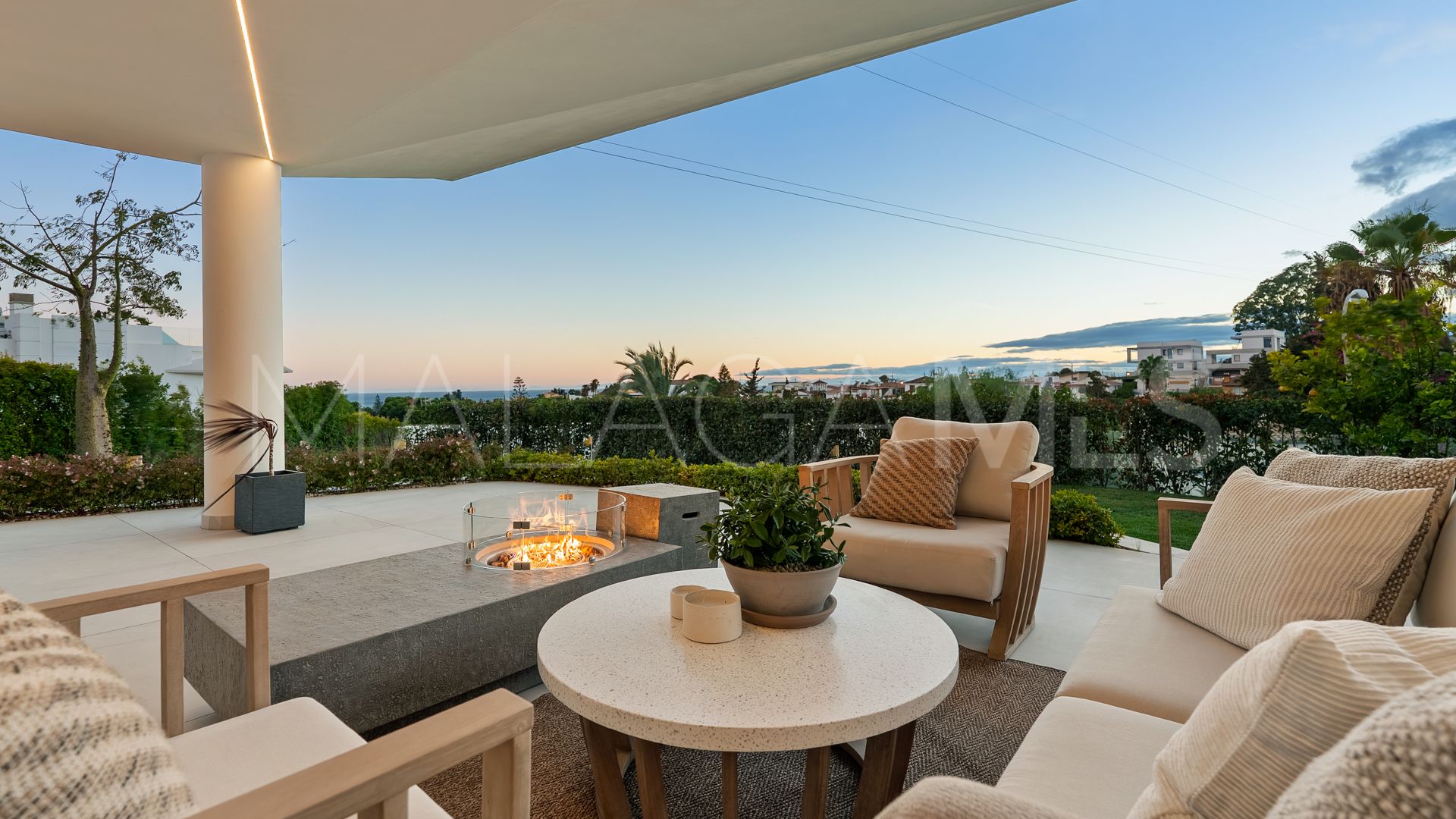 Parvilla for sale in Nueva Andalucia