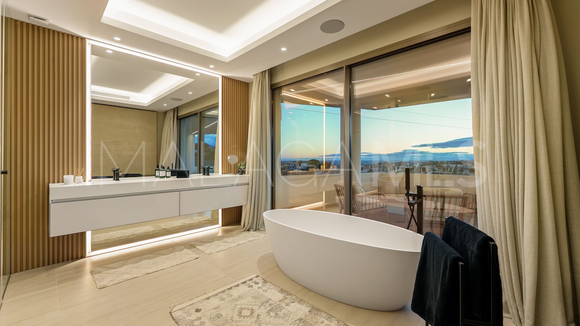 Parvilla for sale in Nueva Andalucia