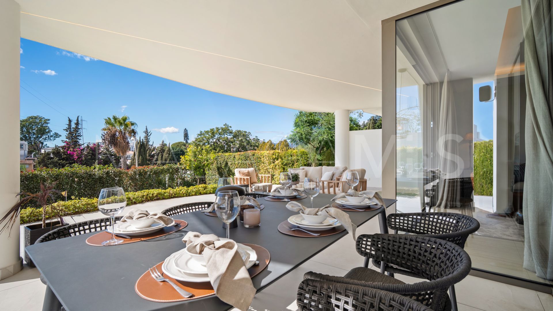 Parvilla for sale in Nueva Andalucia