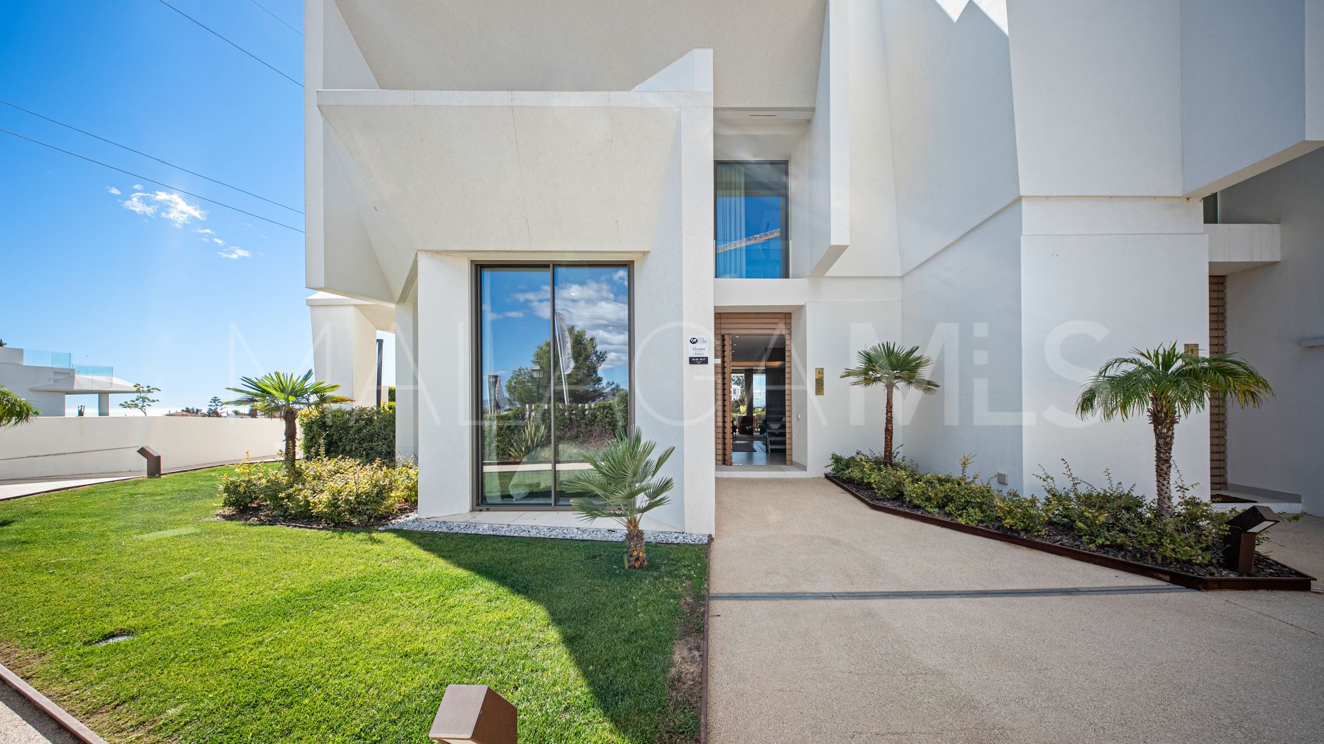 Parvilla for sale in Nueva Andalucia