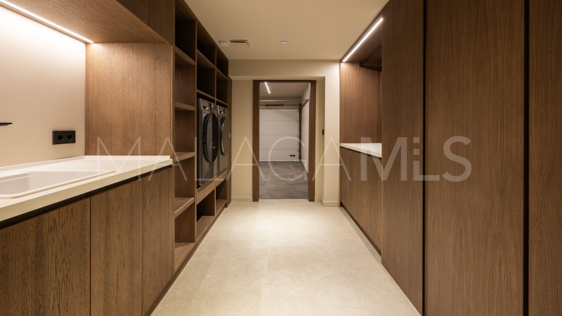 Villa for sale with 5 bedrooms in Haza del Conde