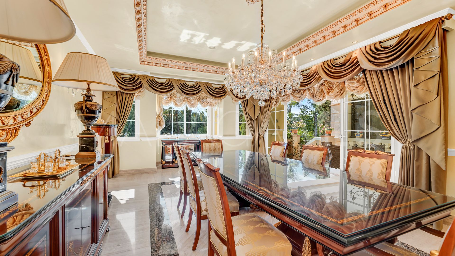 Villa for sale in Marbella Golden Mile