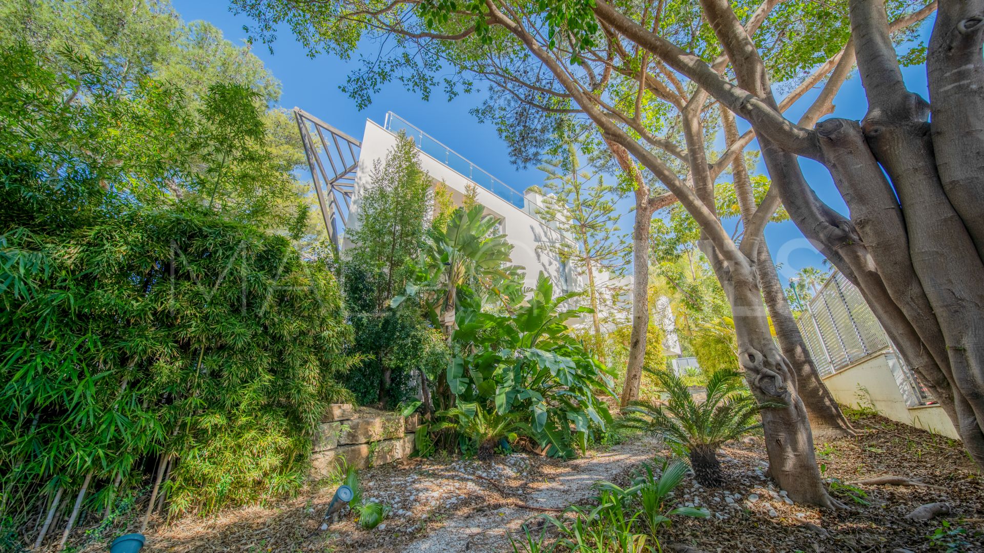 Parhus for sale in Meisho Hills