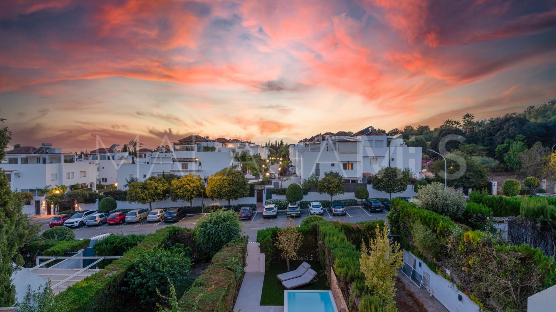 Town house for sale in Marbella Golden Mile