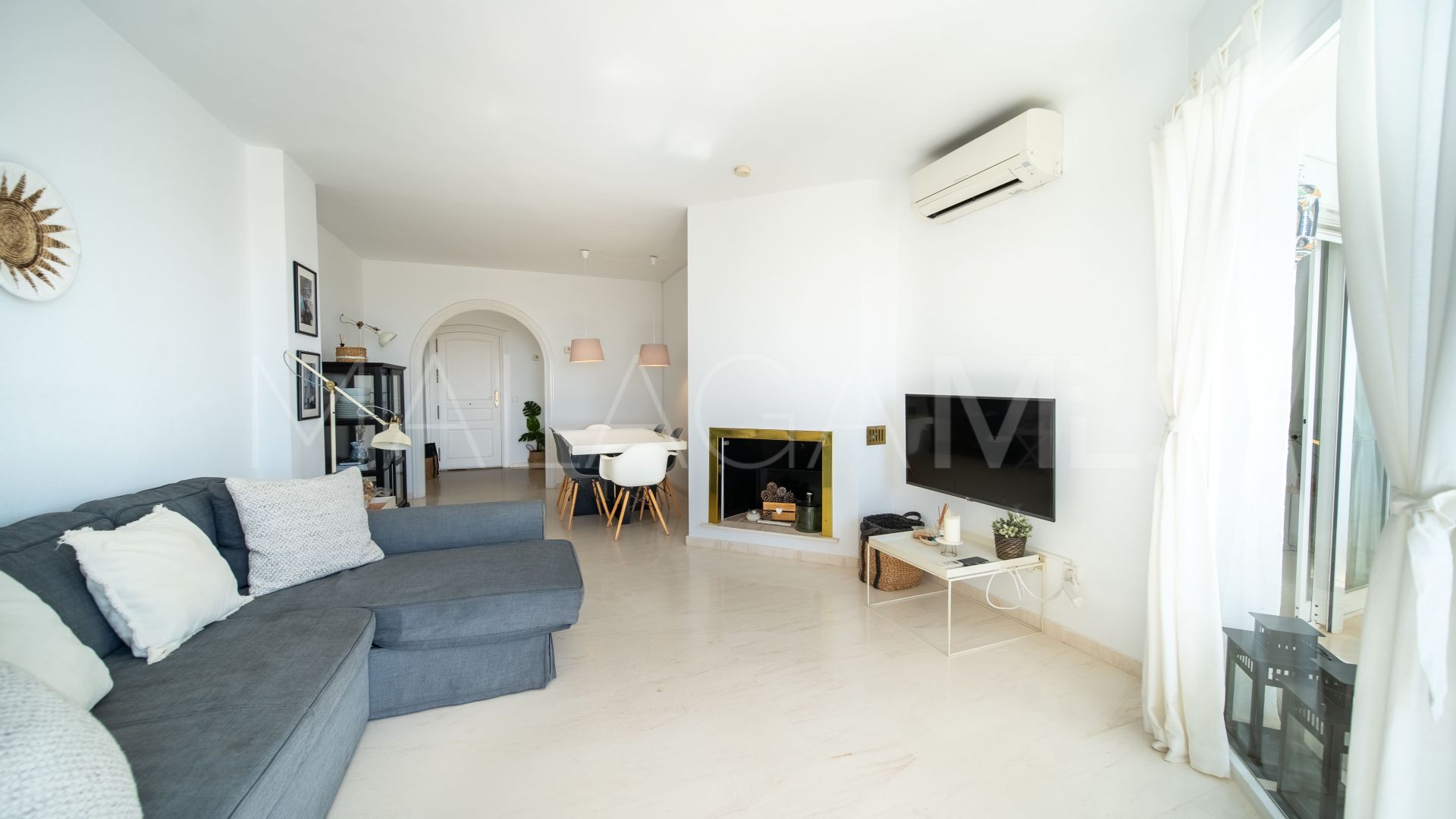 For sale apartment in Calahonda with 2 bedrooms