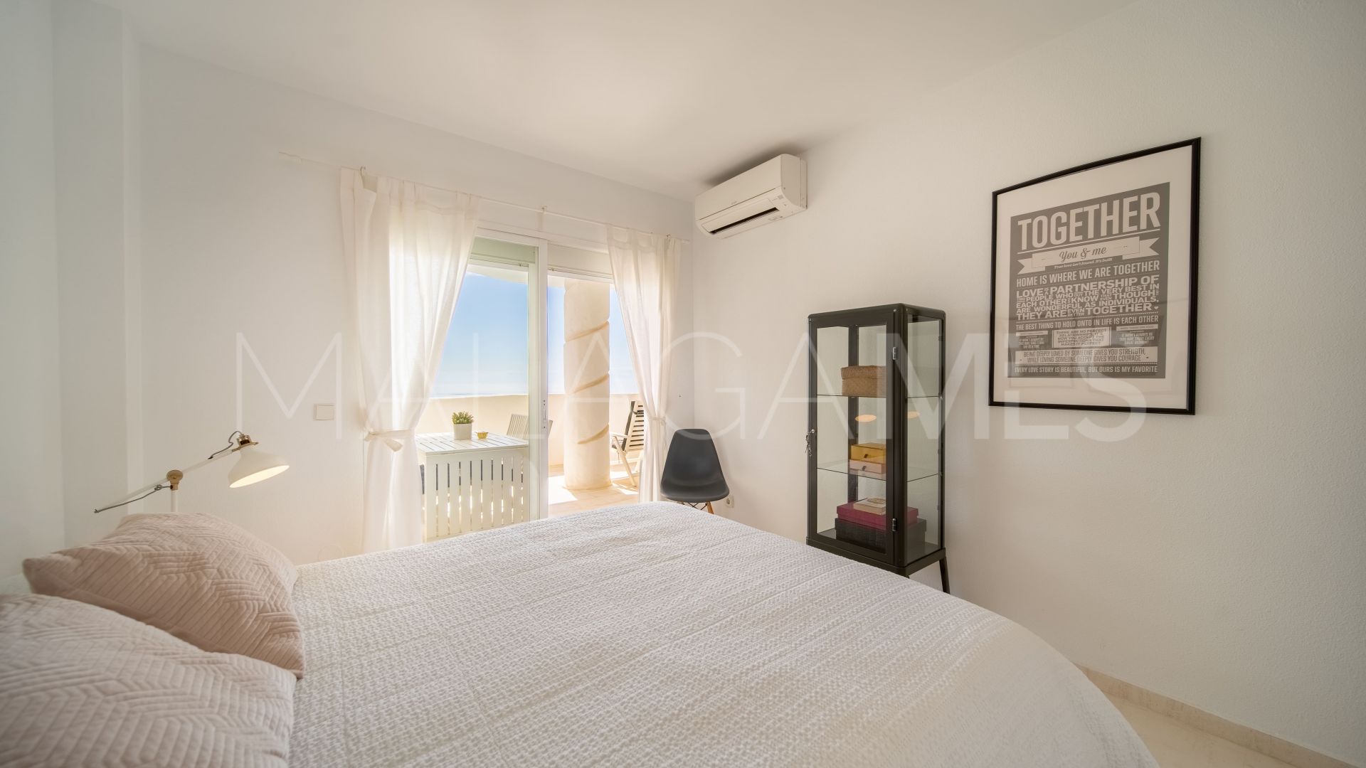 For sale apartment in Calahonda with 2 bedrooms
