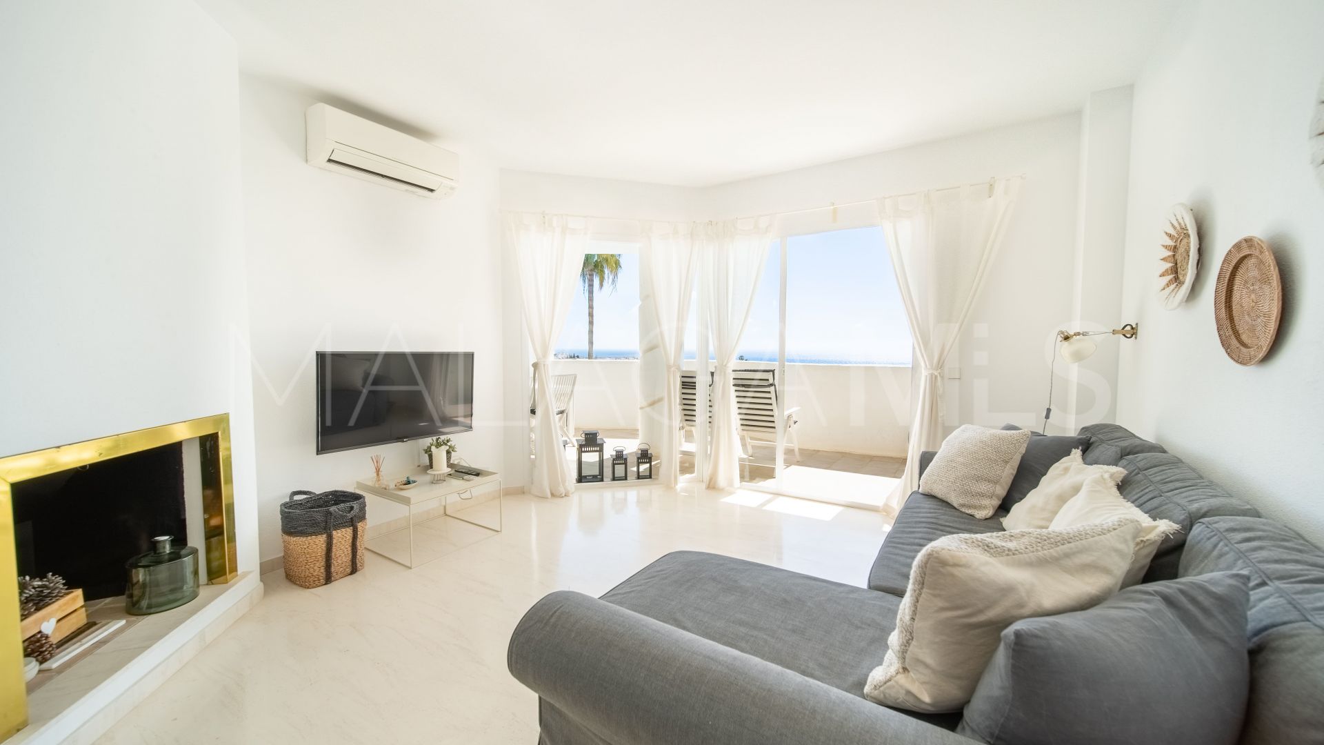 For sale apartment in Calahonda with 2 bedrooms