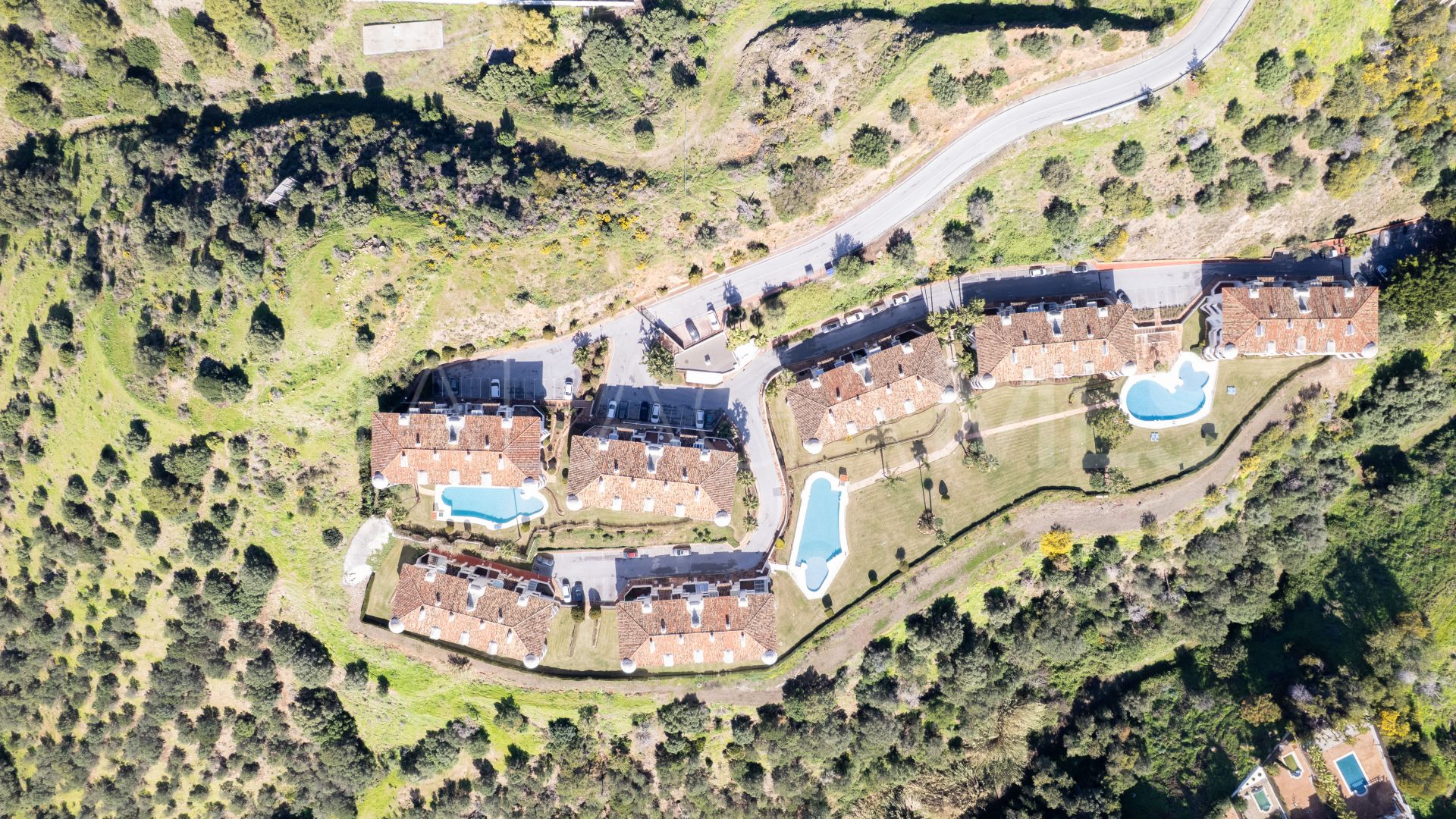 For sale apartment in Calahonda with 2 bedrooms