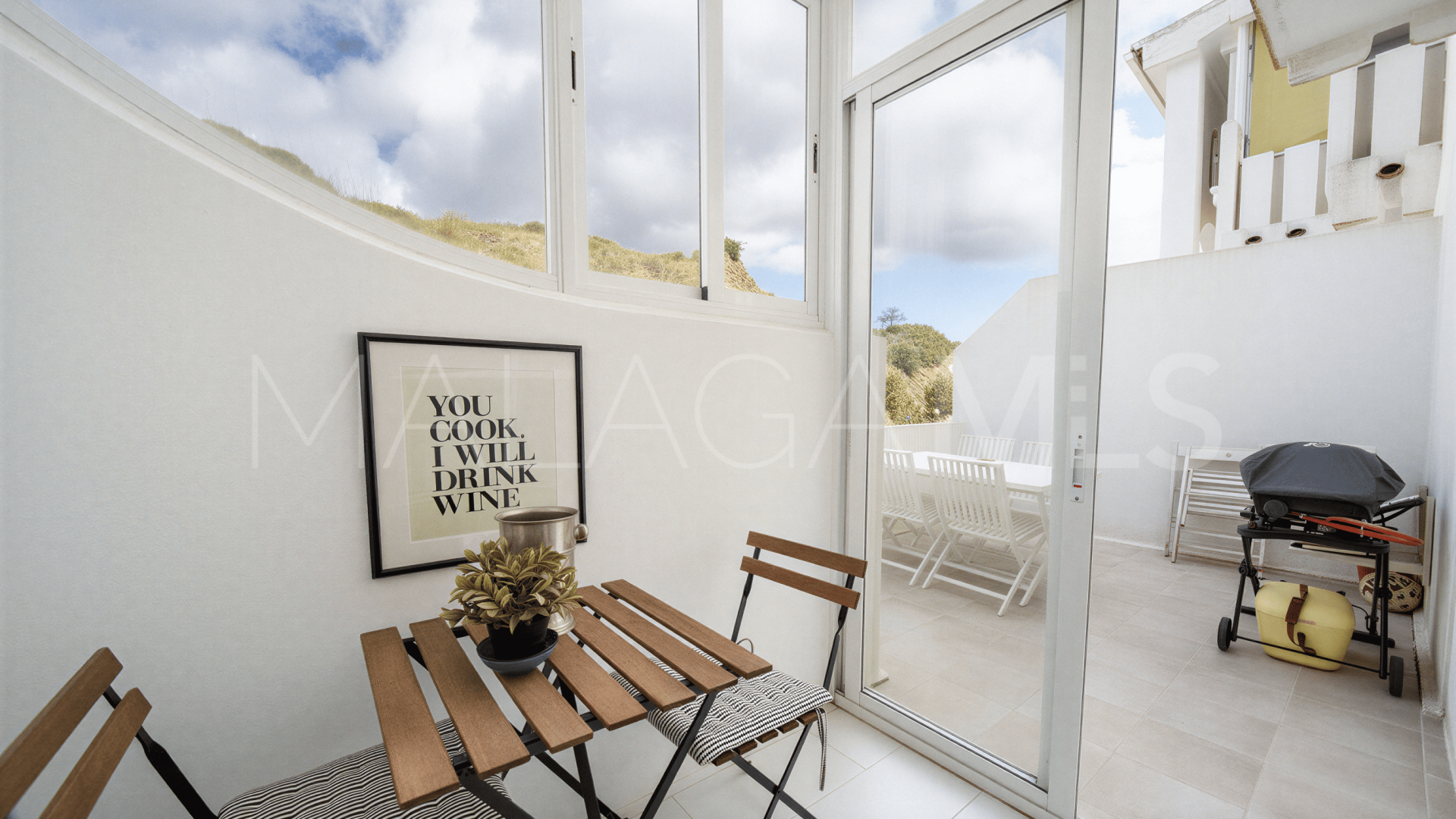 For sale apartment in Calahonda with 2 bedrooms