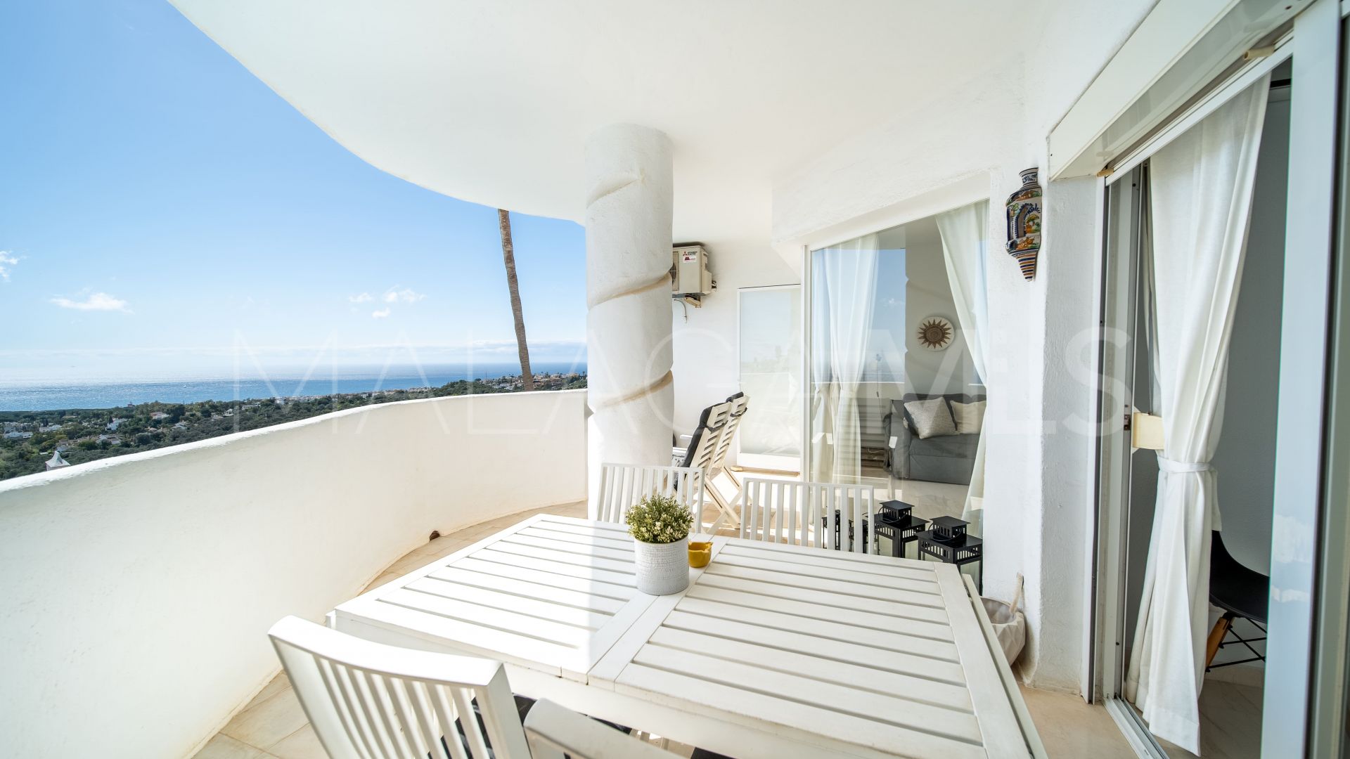 For sale apartment in Calahonda with 2 bedrooms