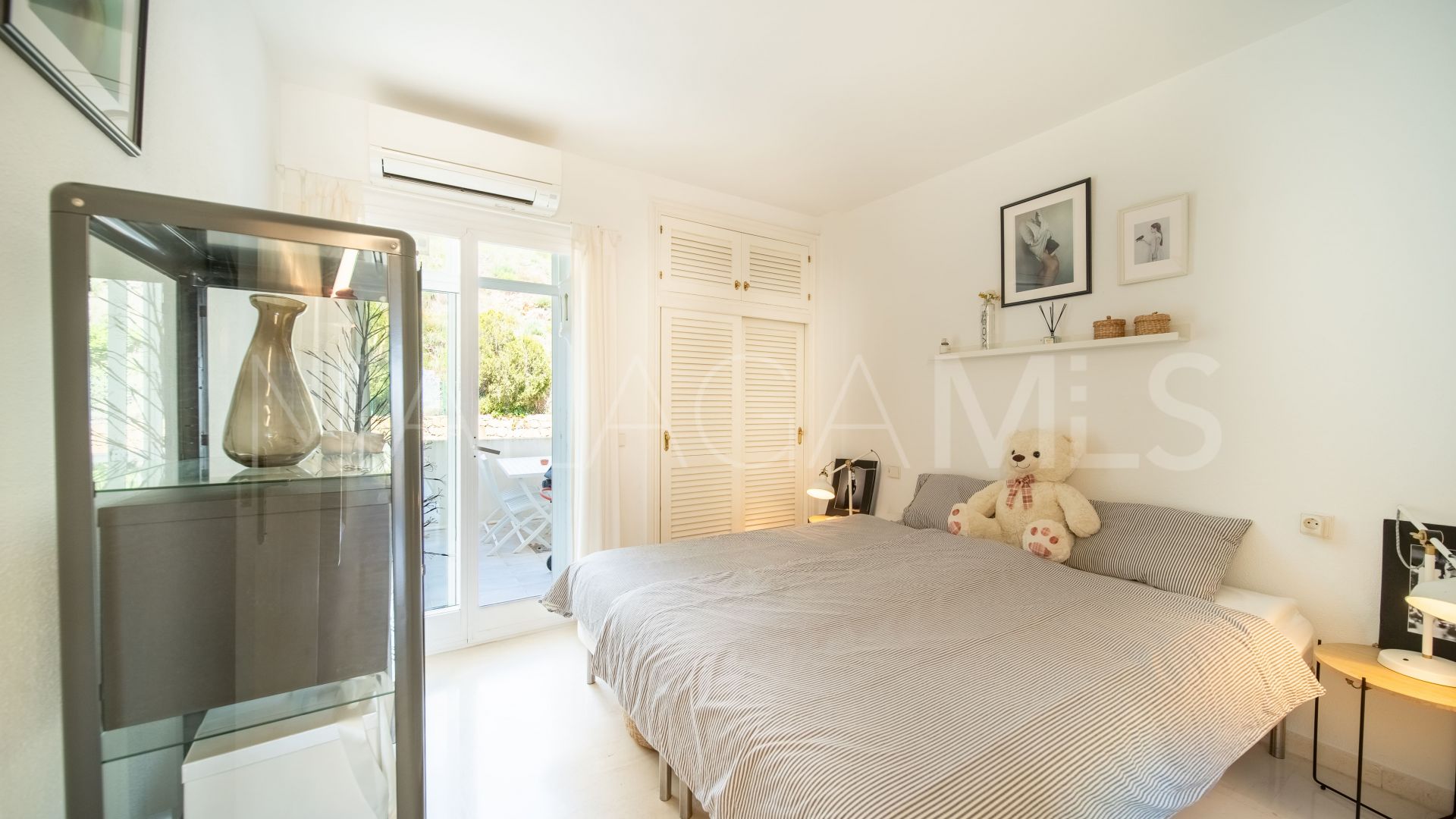 For sale apartment in Calahonda with 2 bedrooms