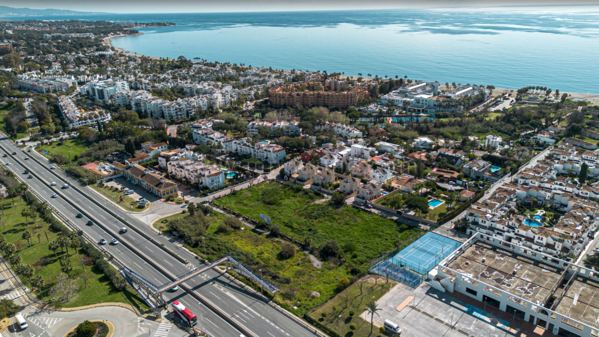 Parcela para 10 Villas de Lujo en Cancelada, Marbella