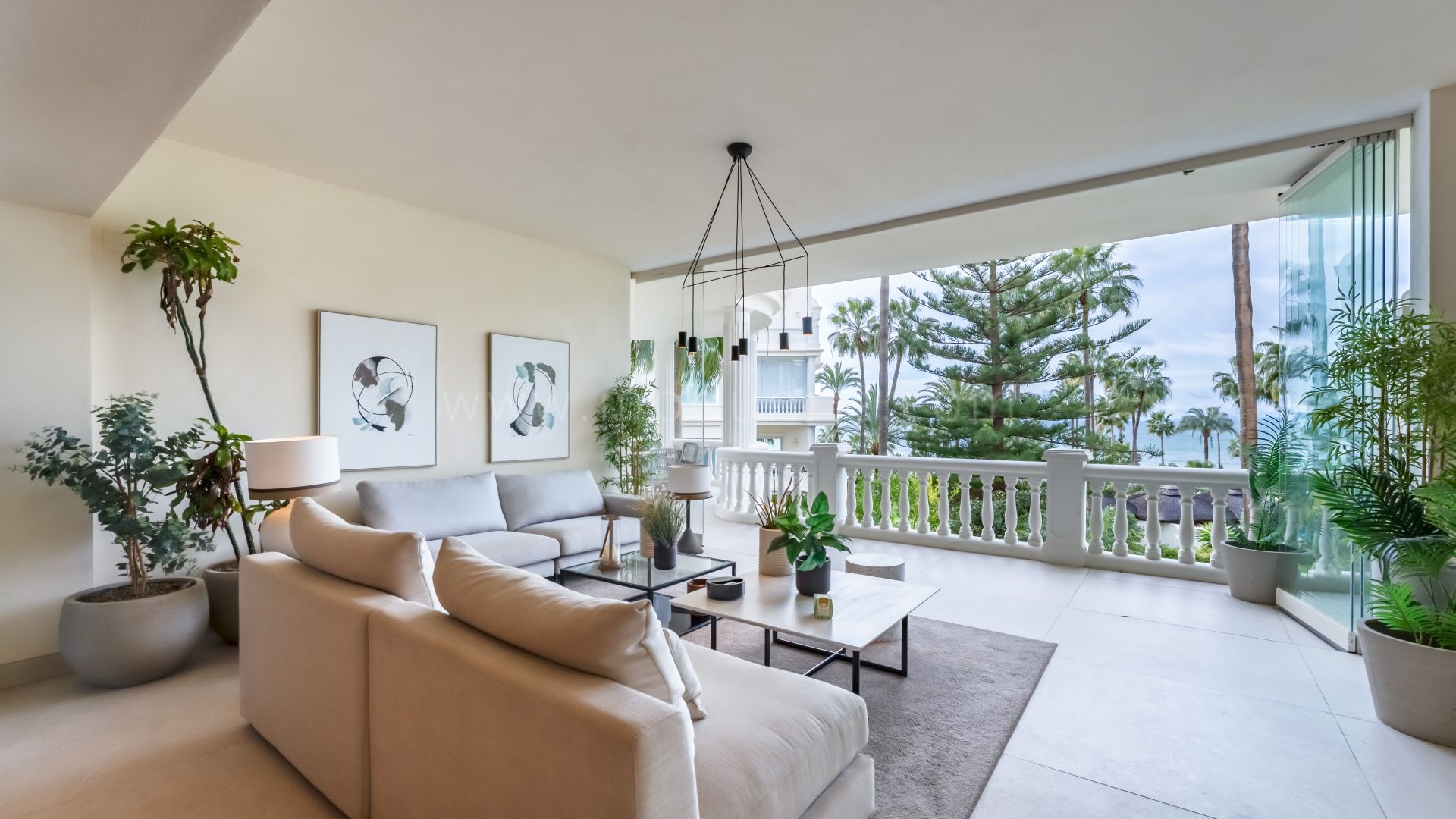 Frontline Beach Apartment in Las Dunas Park, Estepona