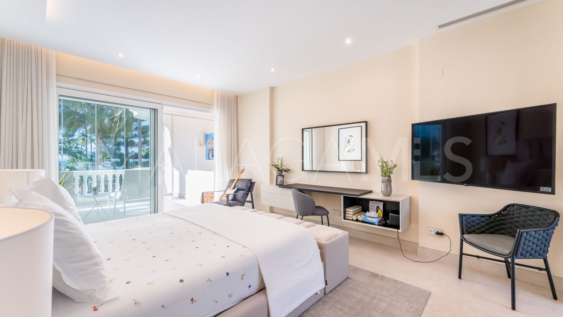 For sale apartment with 3 bedrooms in Las Dunas Park