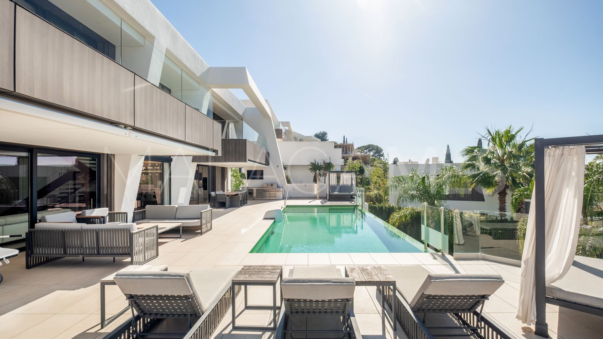 Villa for sale in El Paraiso