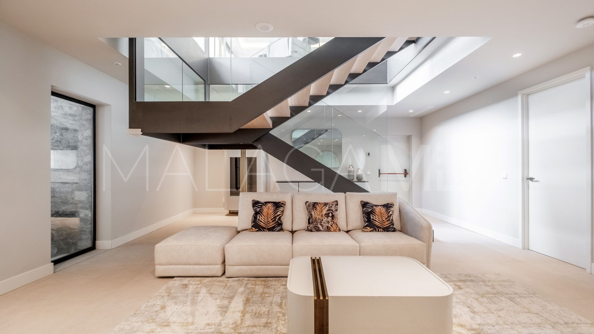 Villa for sale in El Paraiso