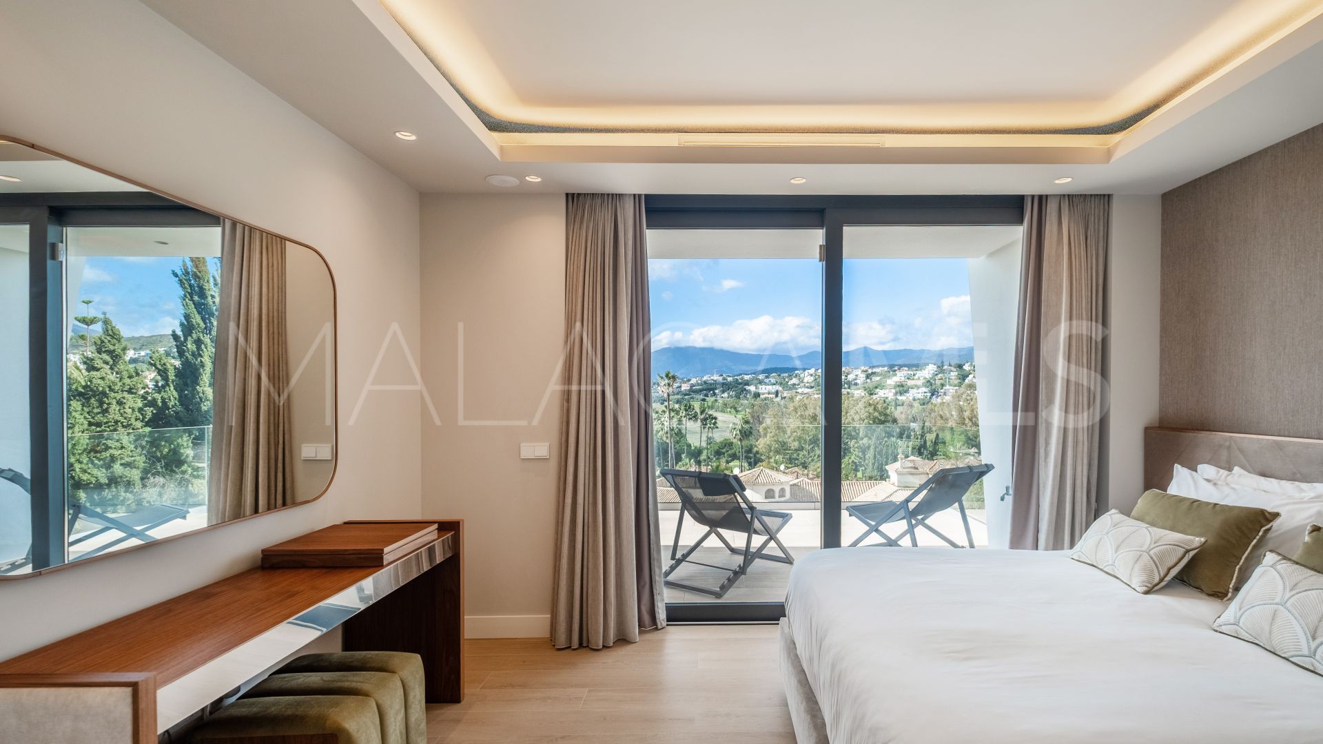 Villa for sale in El Paraiso