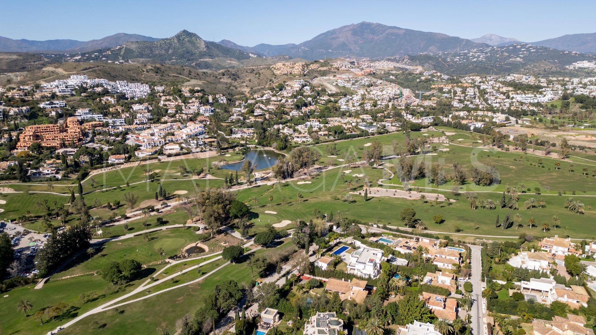 Villa for sale in El Paraiso