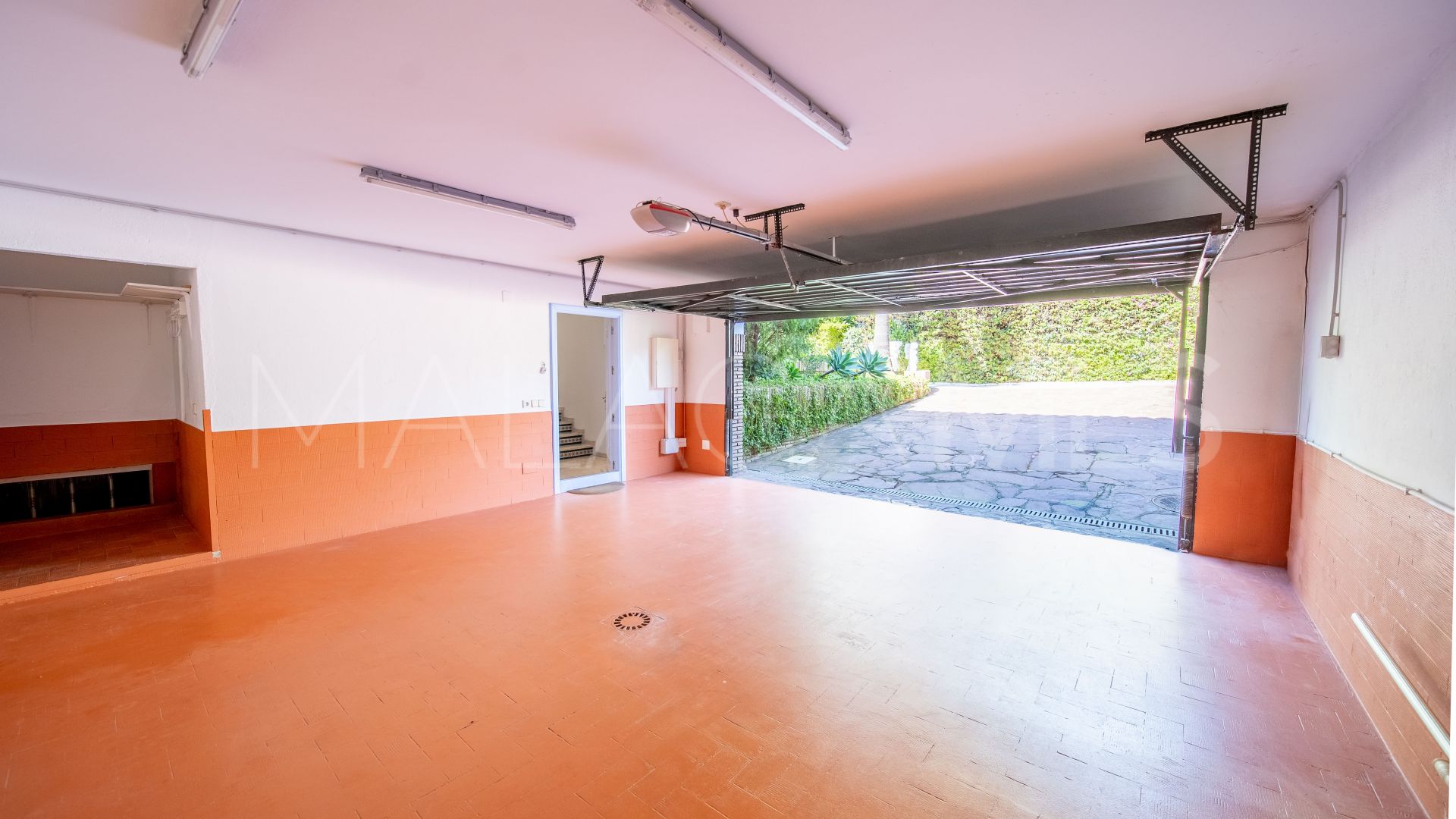 Villa for sale de 6 bedrooms in Los Monteros Playa