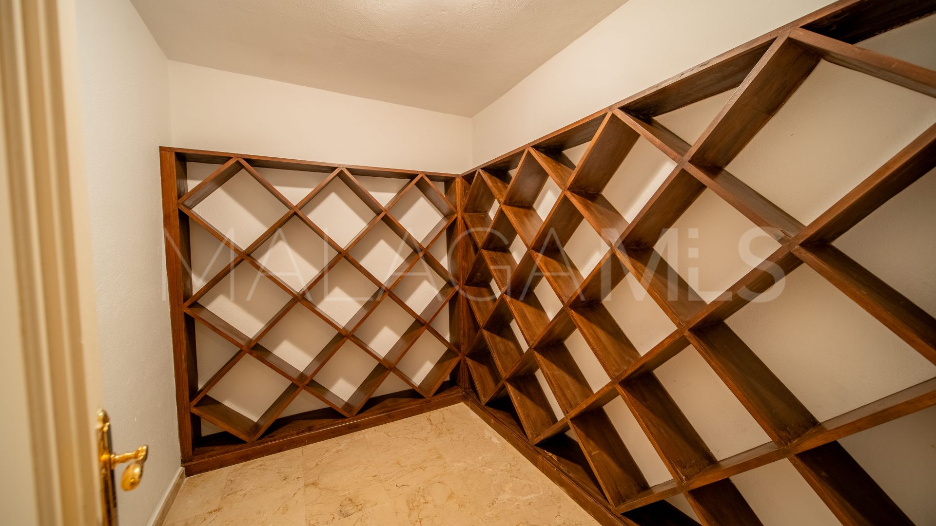 Villa for sale de 6 bedrooms in Los Monteros Playa