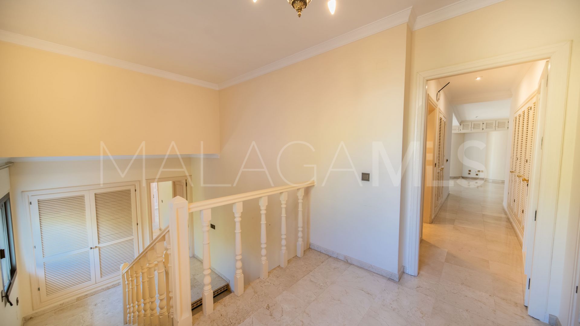 Villa for sale de 6 bedrooms in Los Monteros Playa