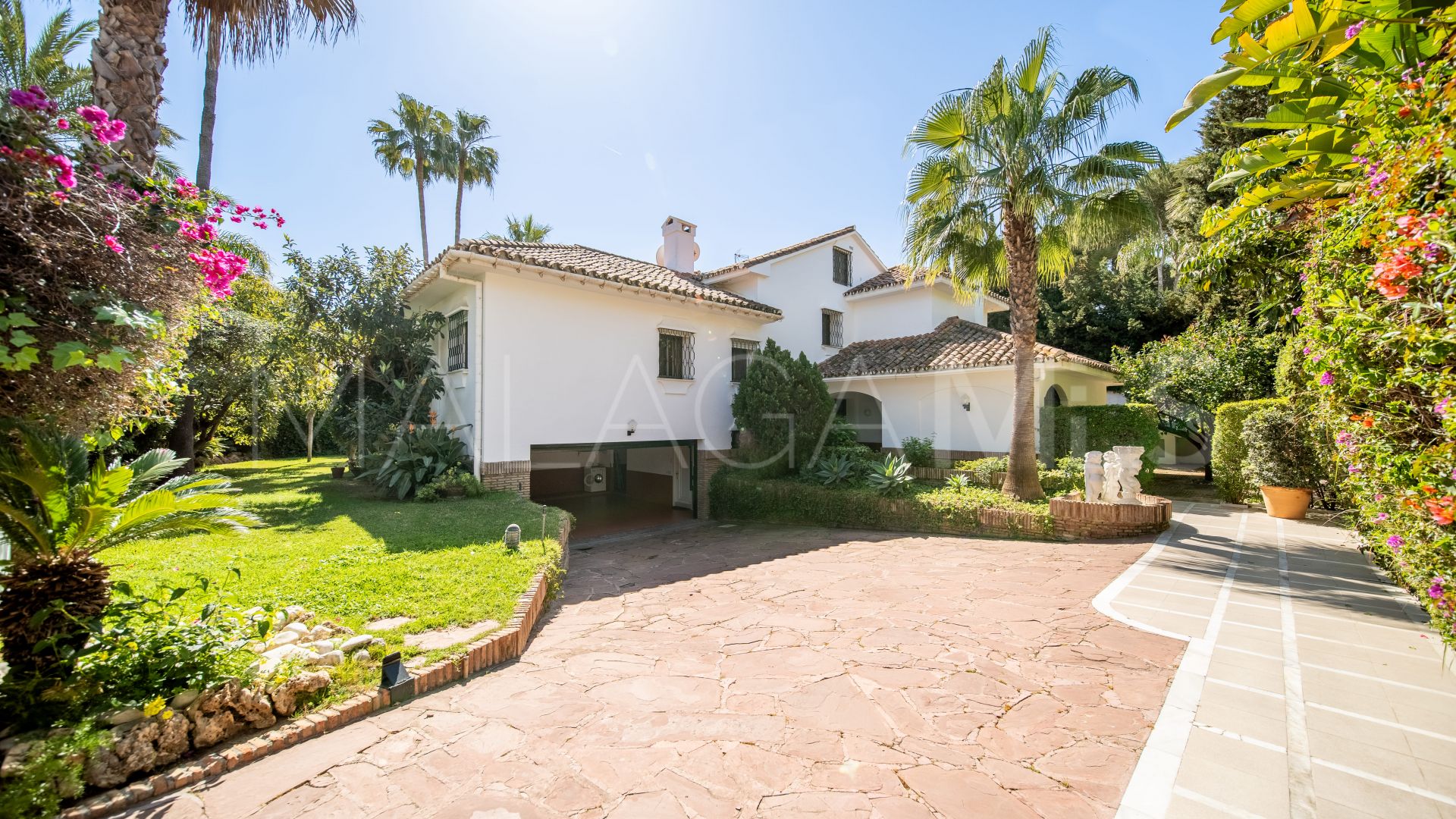 Villa for sale de 6 bedrooms in Los Monteros Playa
