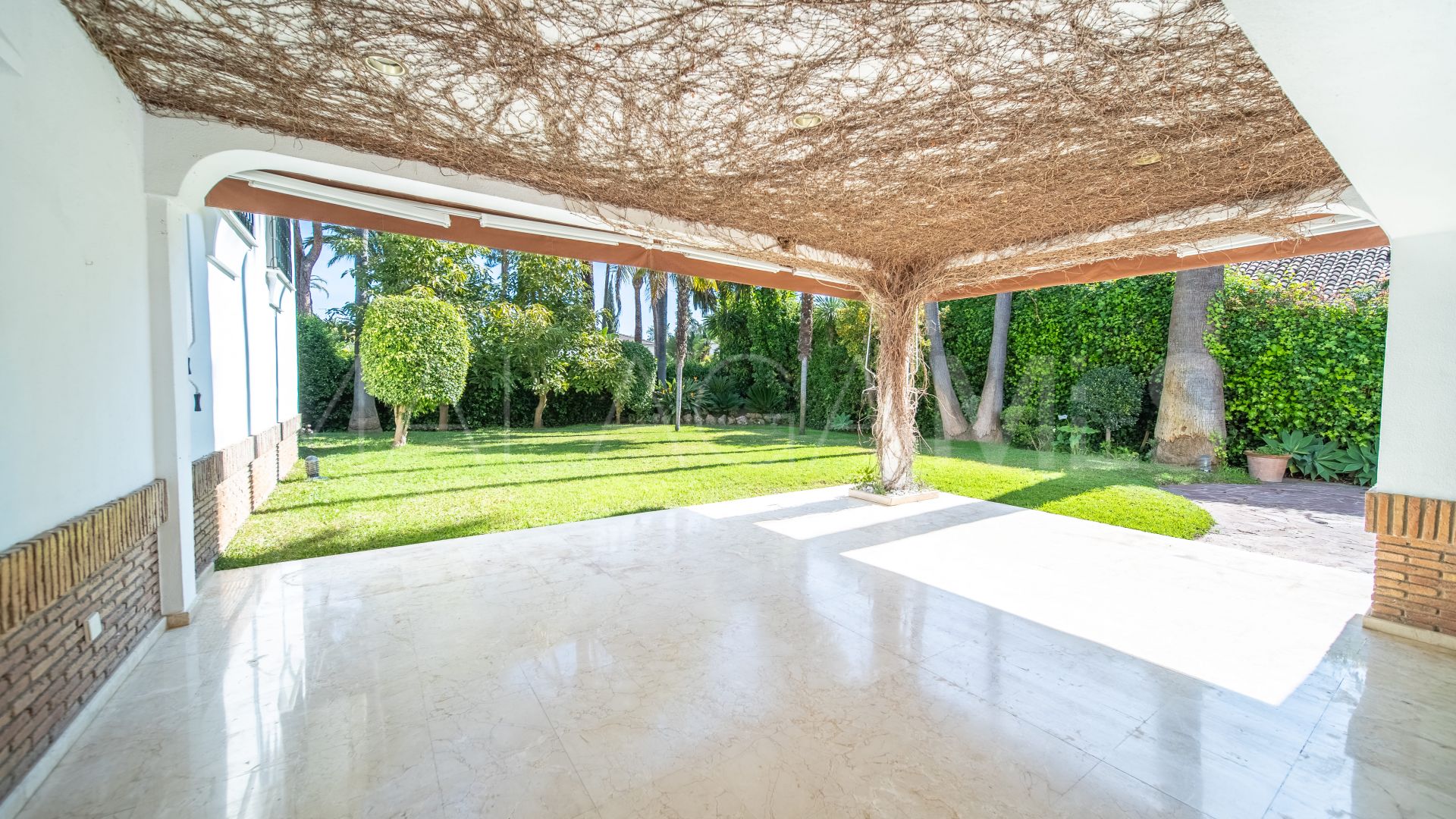 Villa for sale de 6 bedrooms in Los Monteros Playa