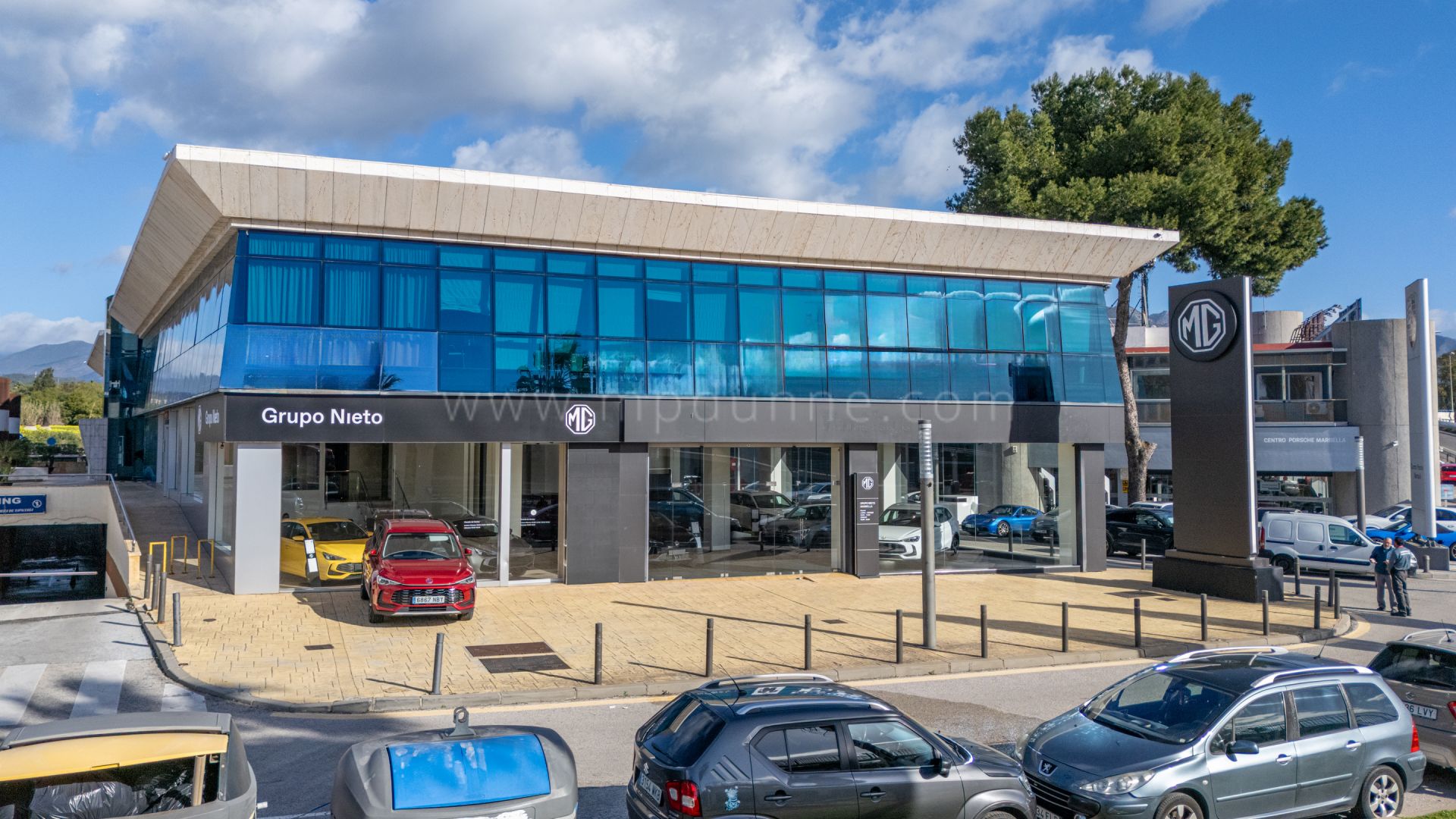 Local comercial premium cerca de Puerto Banús Marbella