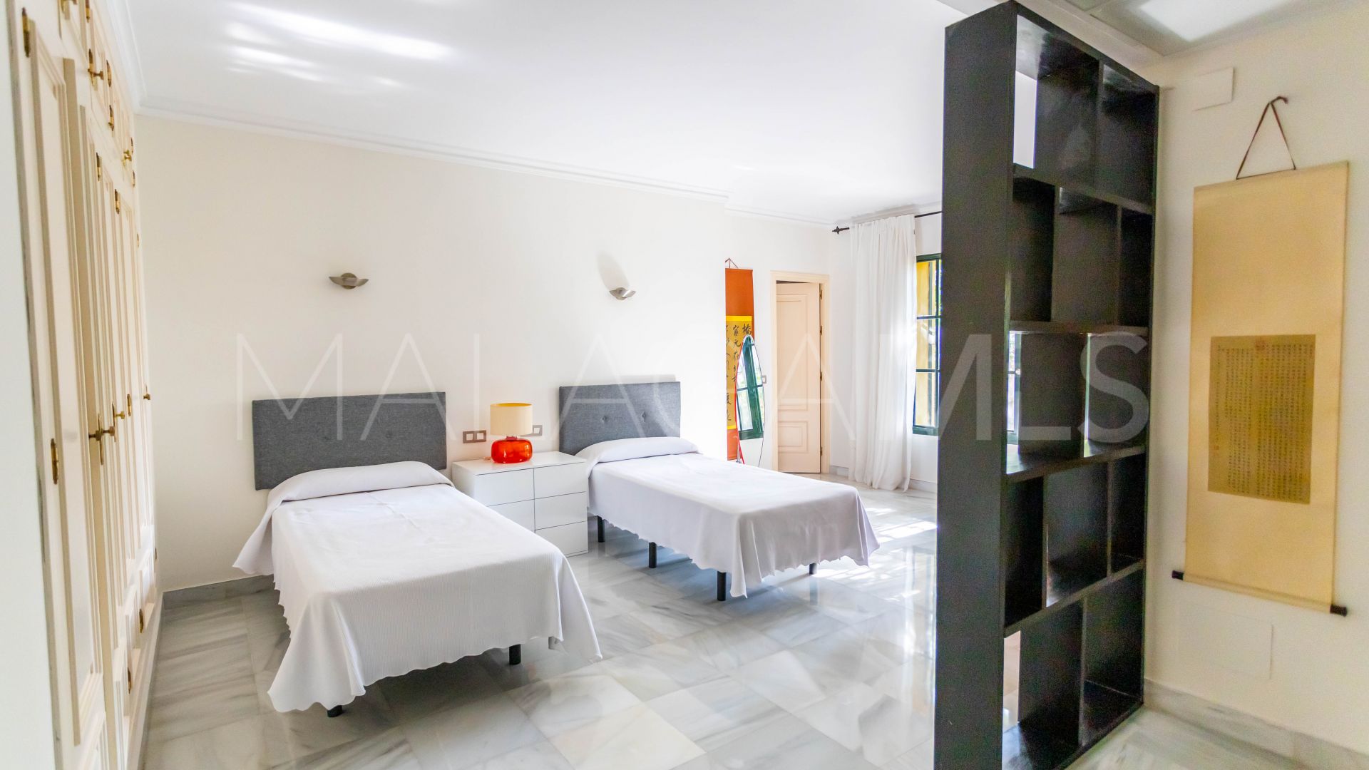 Villa for sale in Guadalmina Baja