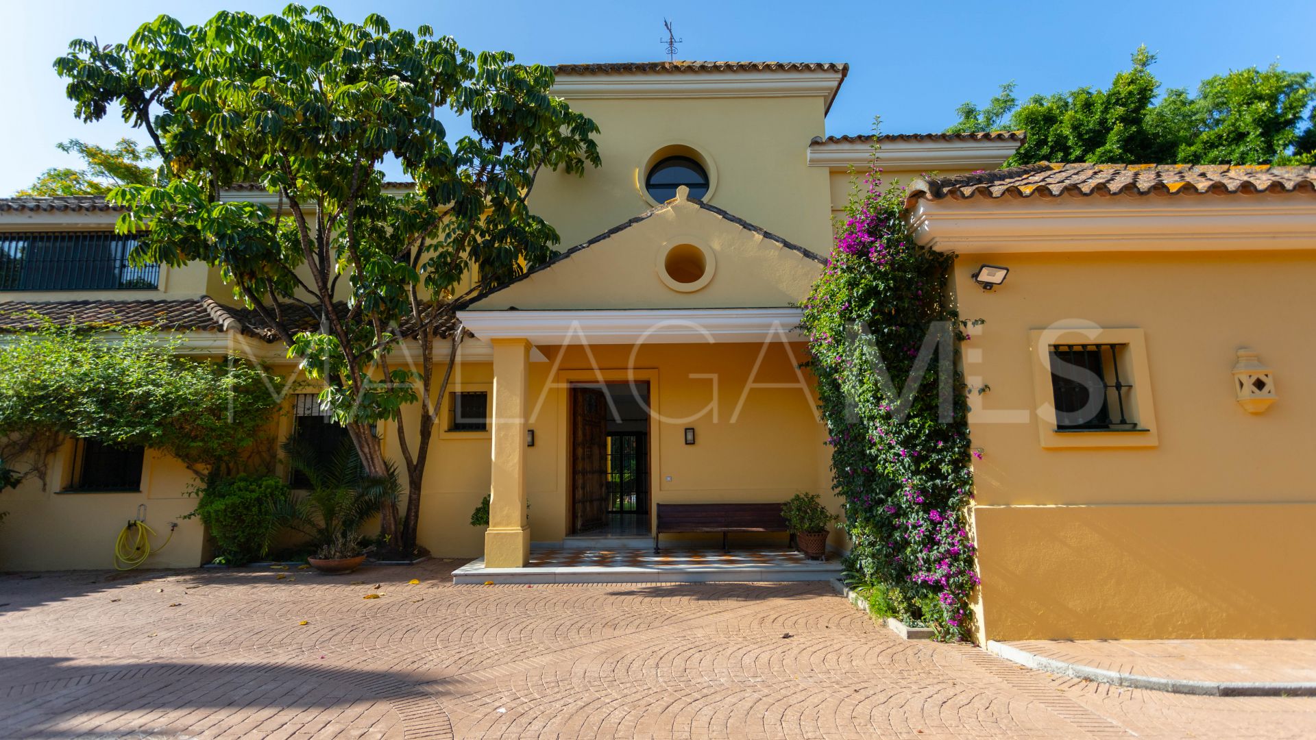 Villa for sale in Guadalmina Baja
