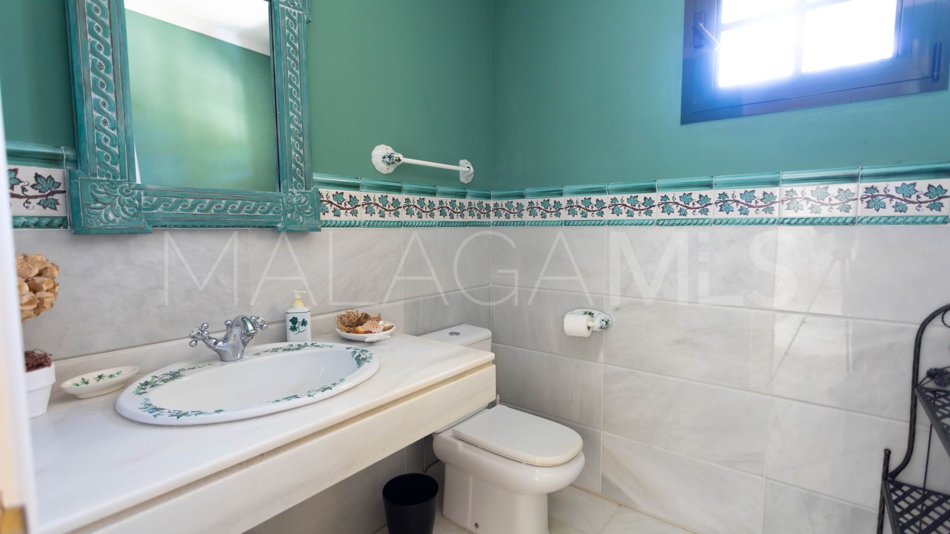 Villa for sale in Guadalmina Baja