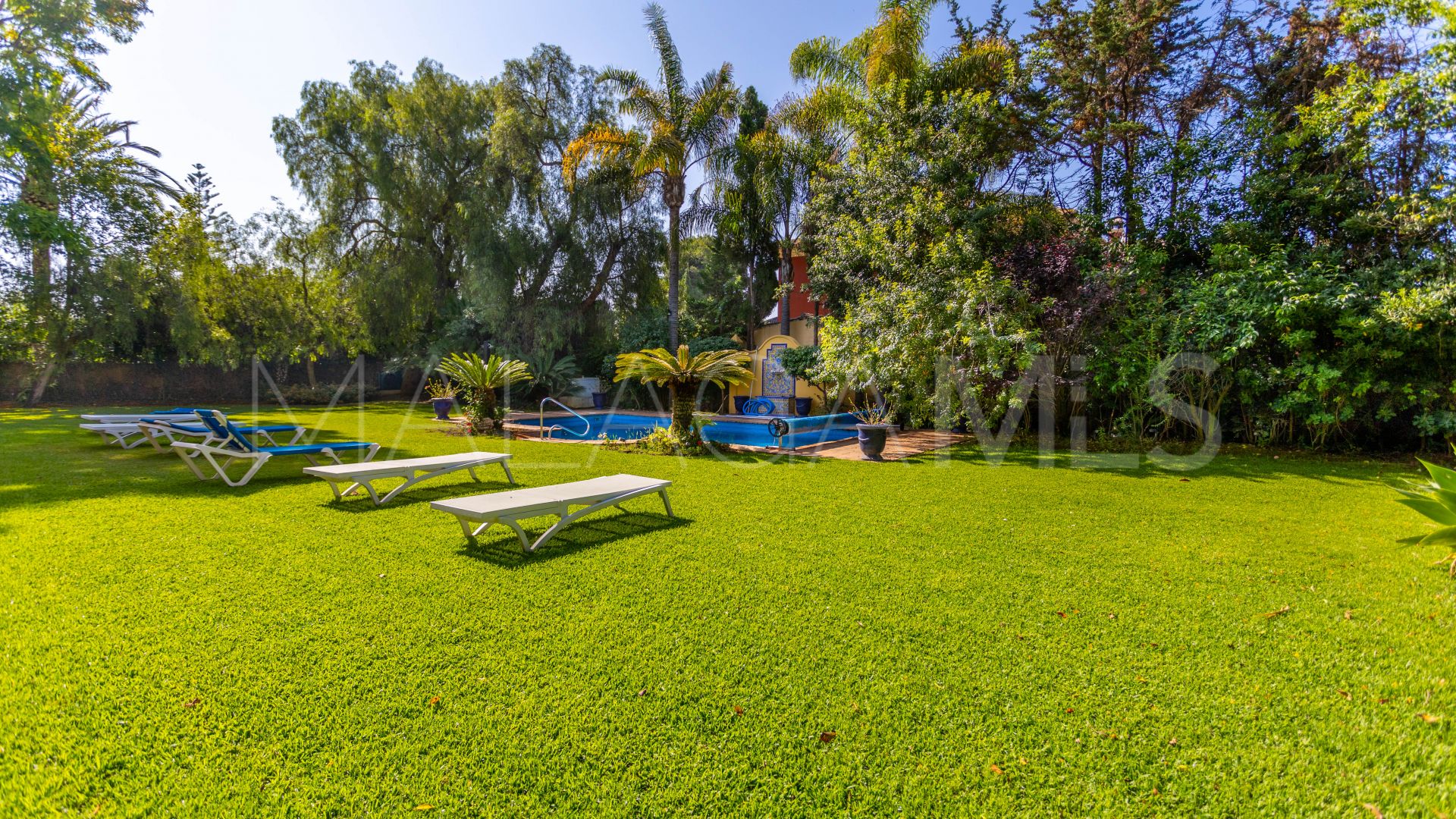 Villa for sale in Guadalmina Baja