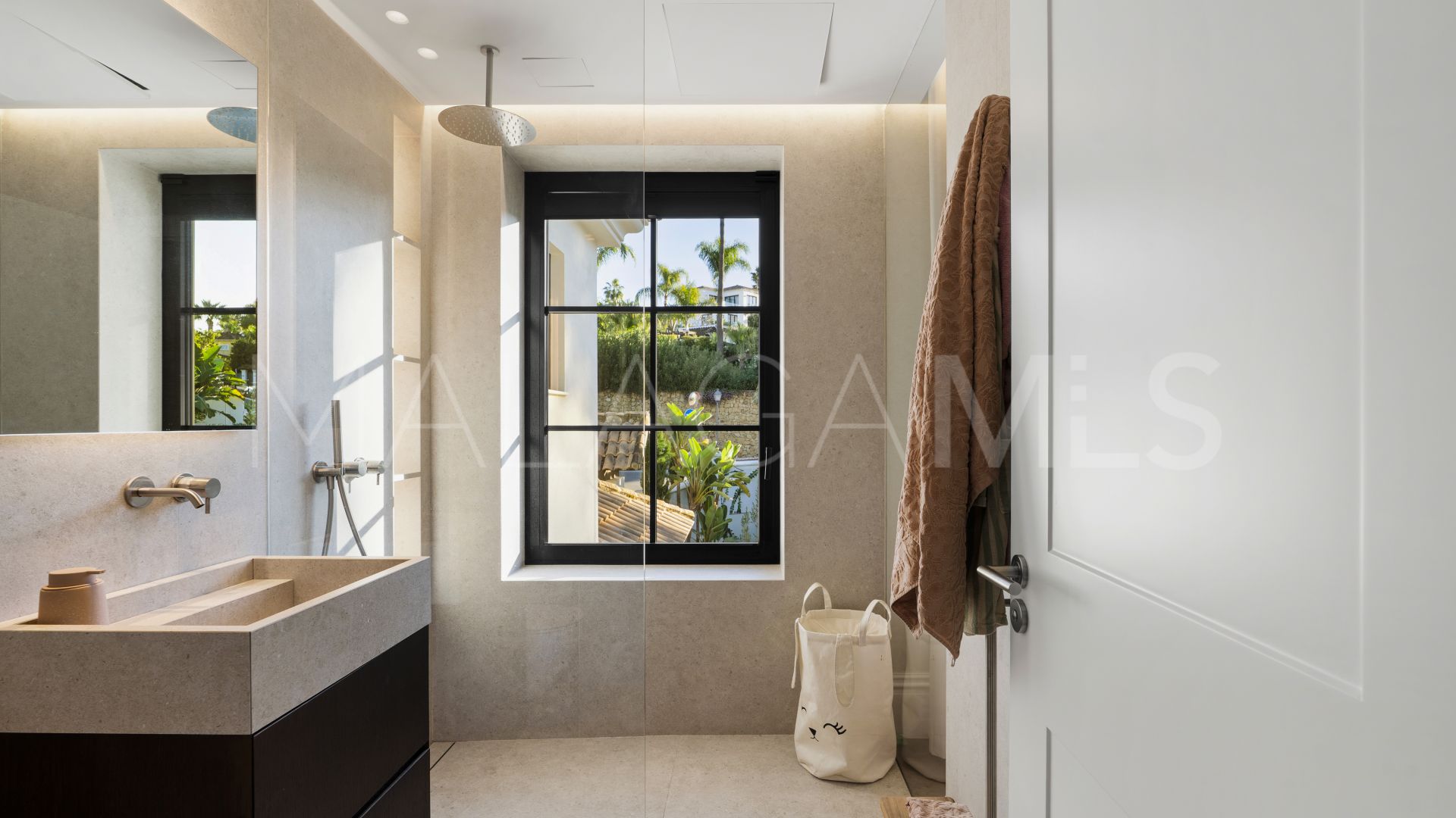 Villa for sale in Los Naranjos