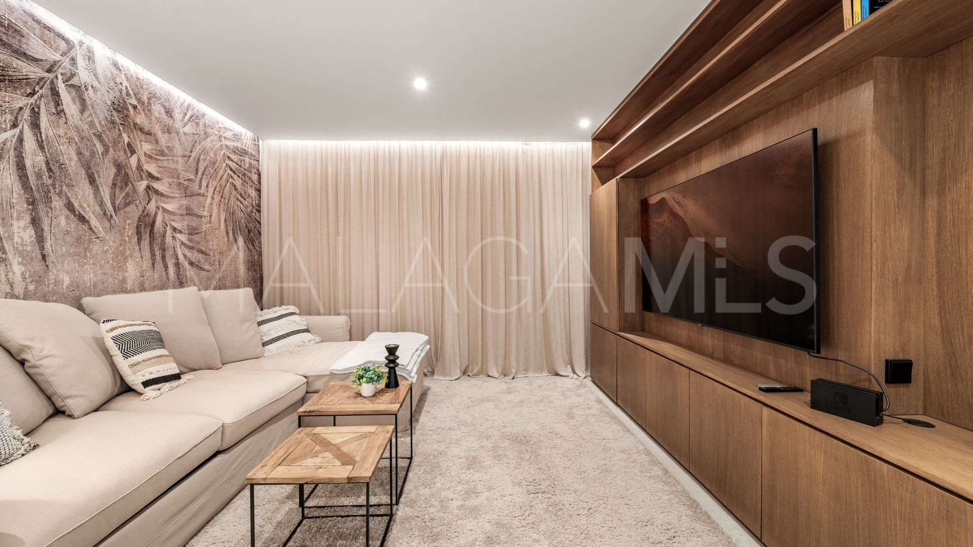 Villa for sale in Nueva Andalucia