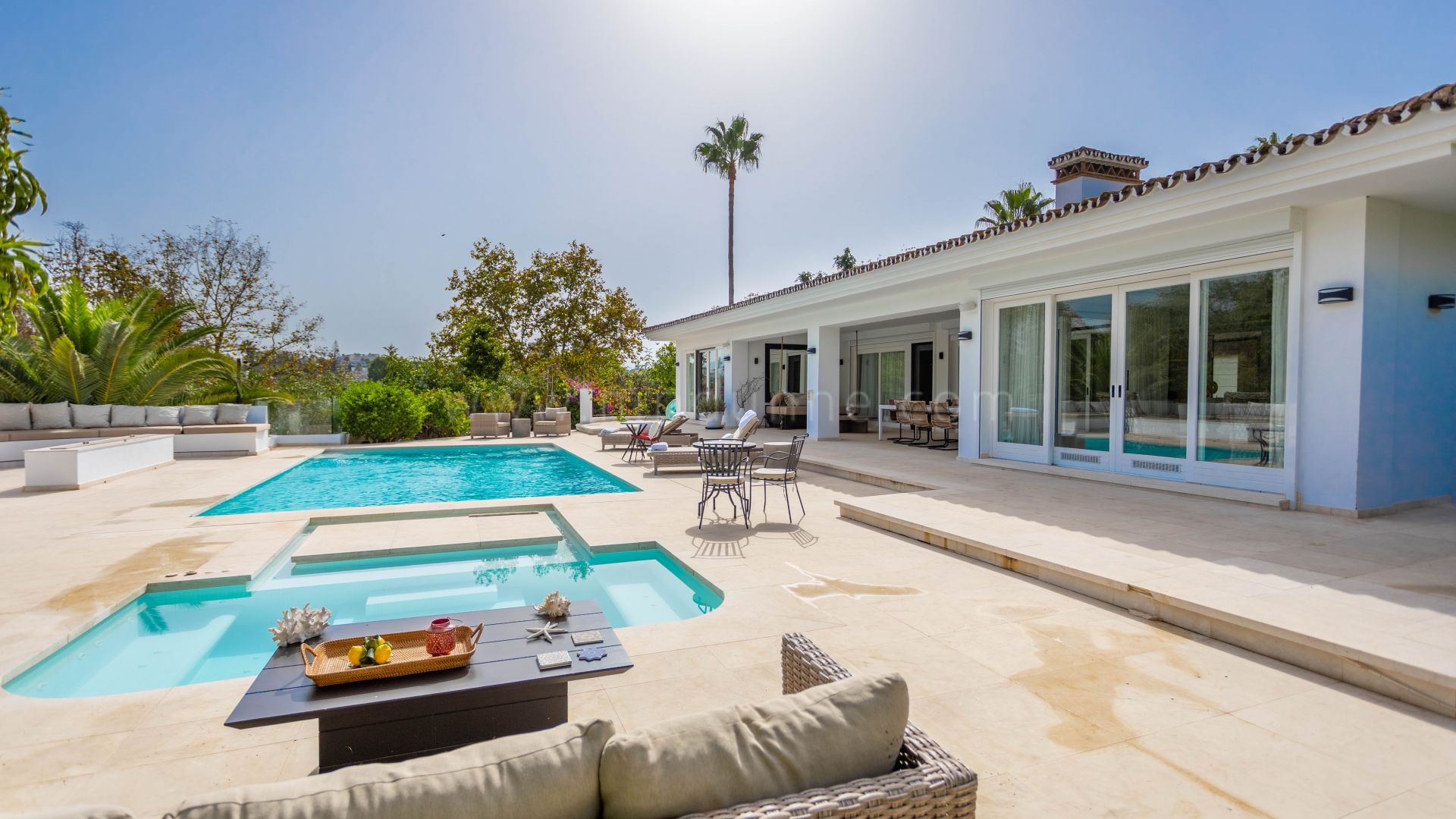 Villa Familiale en Première Ligne de Golf à Las Brisas, Marbella Golf Valley